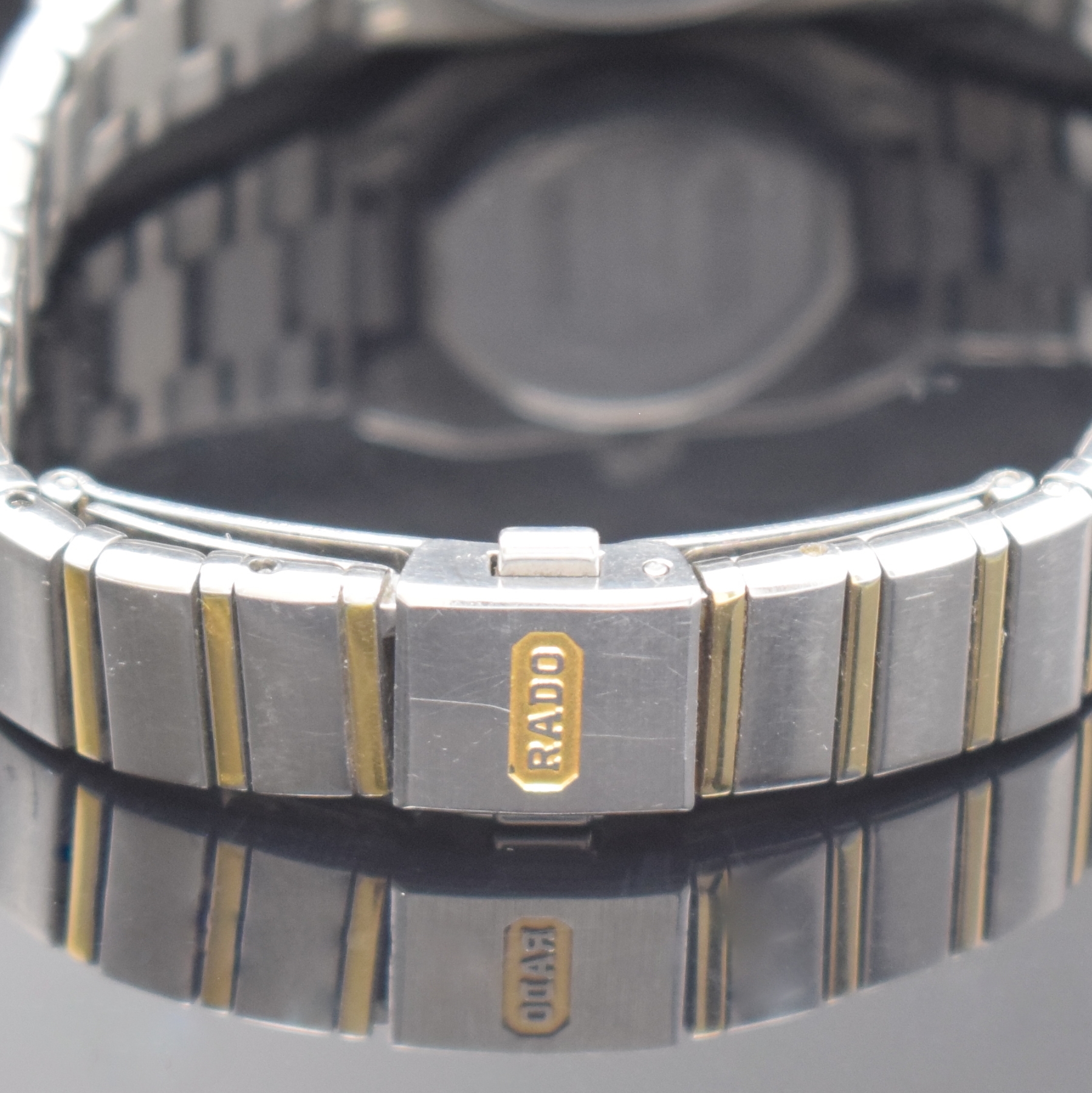 Detail b: RADO Diastar Damenarmbanduhr in Stahl/Gold, Schweiz um 1990, quartz, rechteck. Geh. mit gebogenem kratz-festem Glas, integr. Gliederband m. doppel. ...