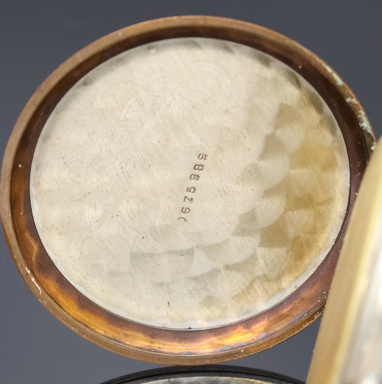 Detail c: A. LANGE & SÖHNE-DUF-Taschenuhrwerk im späteren Nickelgehäuse, Deutschland um 1895, Geh. teils verg., Emailzifferbl. rest., arab. Zahlen, gold. ...