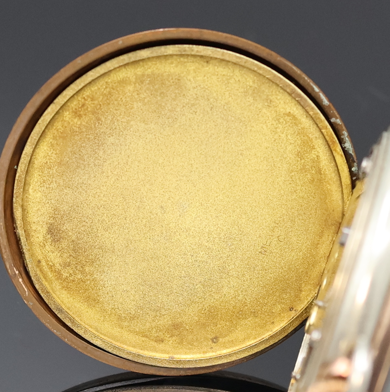 Detail d: A. LANGE & SÖHNE-DUF-Taschenuhrwerk im späteren Nickelgehäuse, Deutschland um 1895, Geh. teils verg., Emailzifferbl. rest., arab. Zahlen, gold. ...