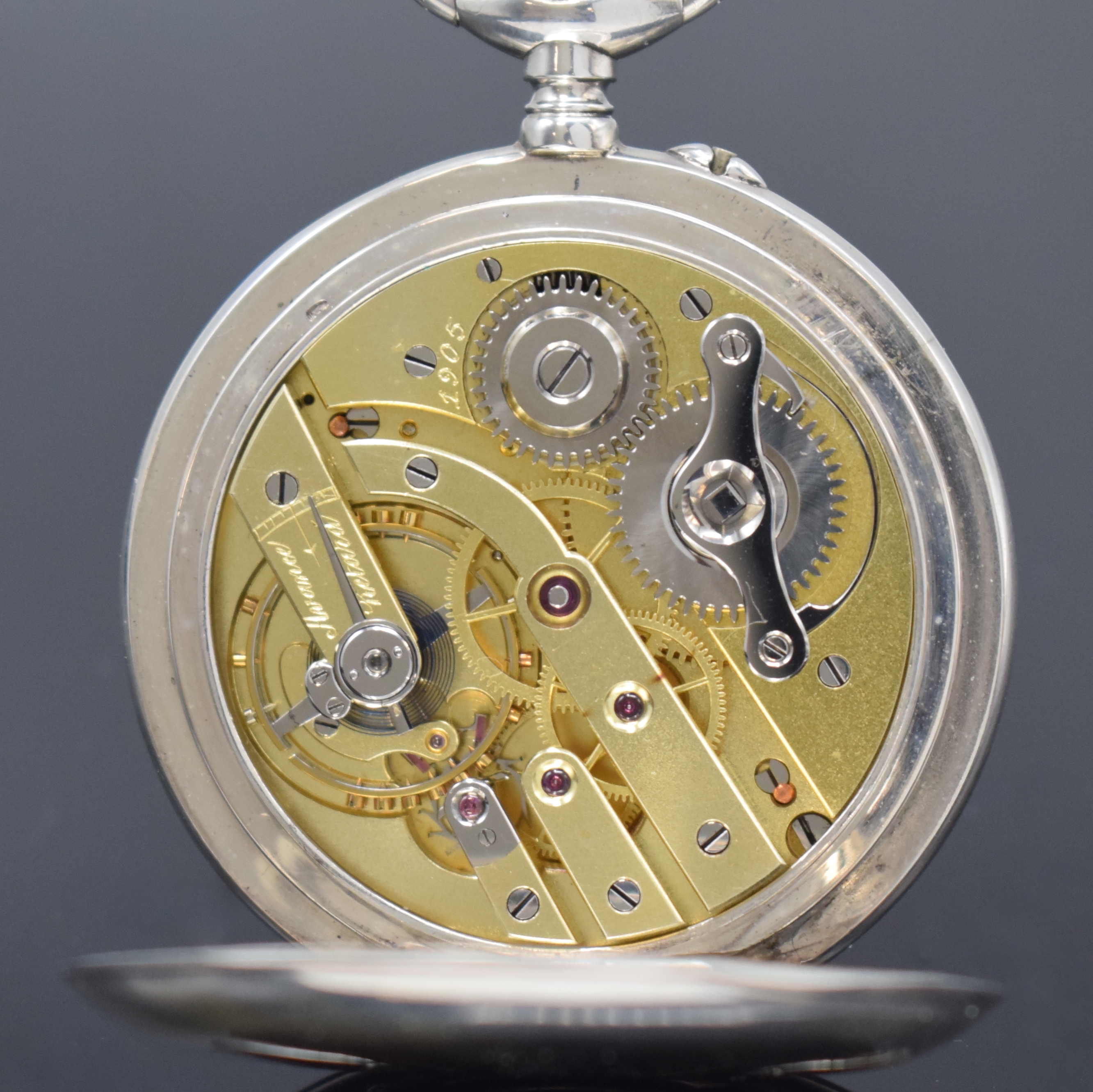 Detail e: UHRMACHERSCHULE Schweiz offene Silbertaschenuhr, um 1905, glattes Geh., 2- teil. Emailzifferbl. m. röm. Zahlen, gebl. Birnenzeiger, kl. Sek. bei 6, ...