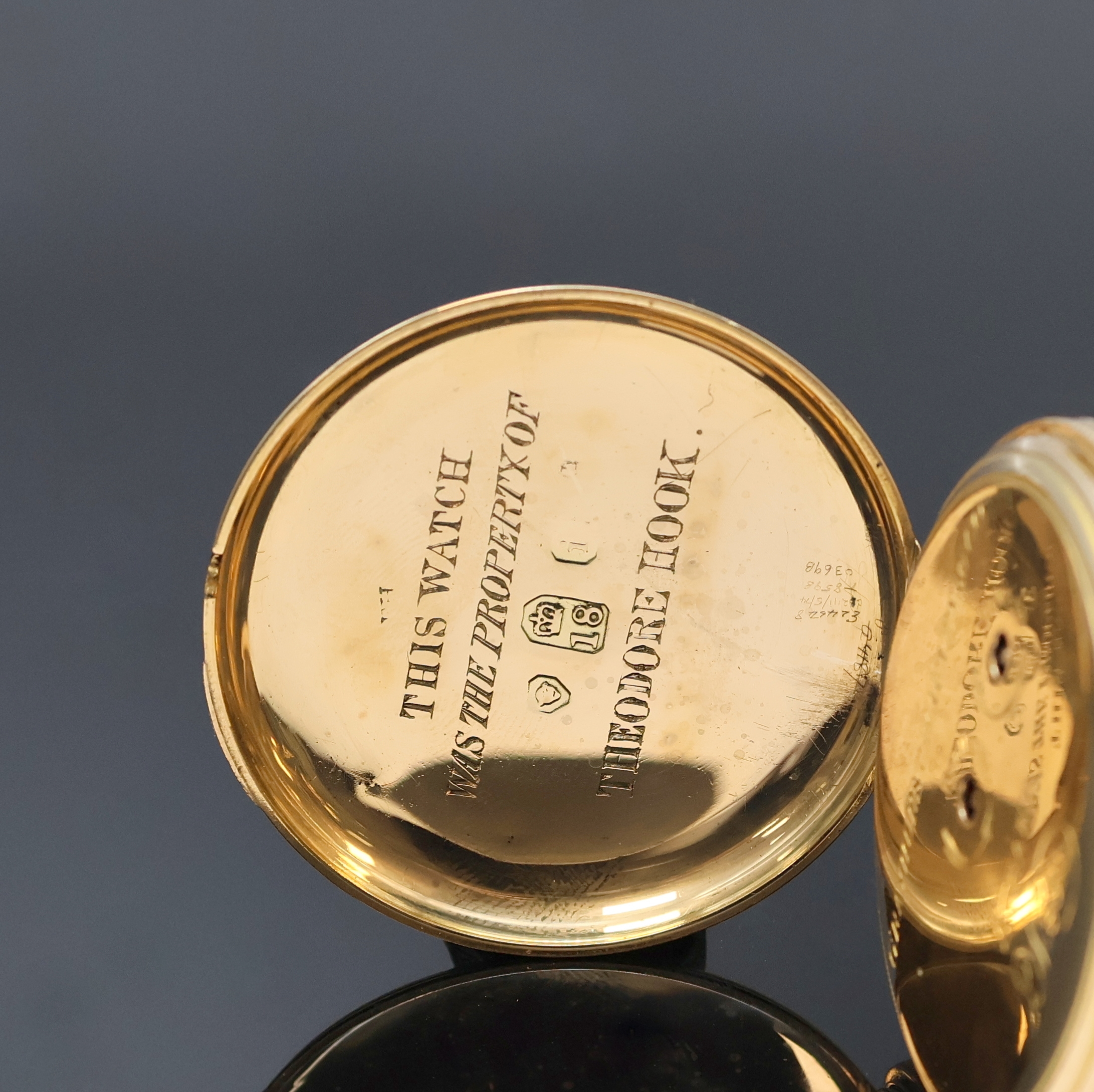 Detail b: GREYHURST.HARVEY & Co offene Taschenuhr mit 1/4-Repetition in GG 750/000, London Hallmark 1824, Schlüsselaufzug, guill. Geh., auf Rückdeckel kleine ...