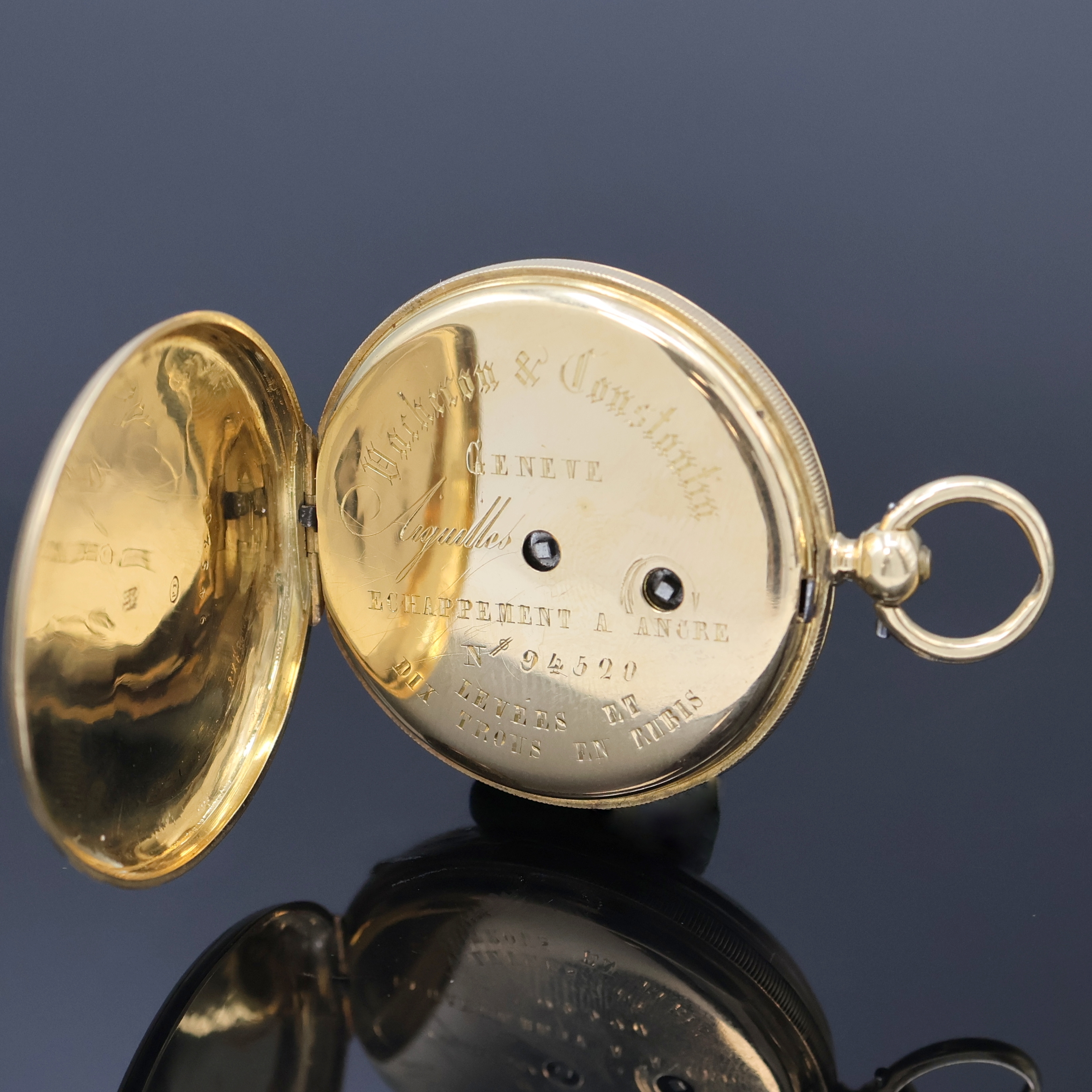 Detail b: VACHERON & CONSTANTIN offene Taschenuhr in GG 750/000, Schweiz um 1850, Schlüsselaufzug, Geh. dell., guill. Rückdeckel m. Monogrammspiegel, ...