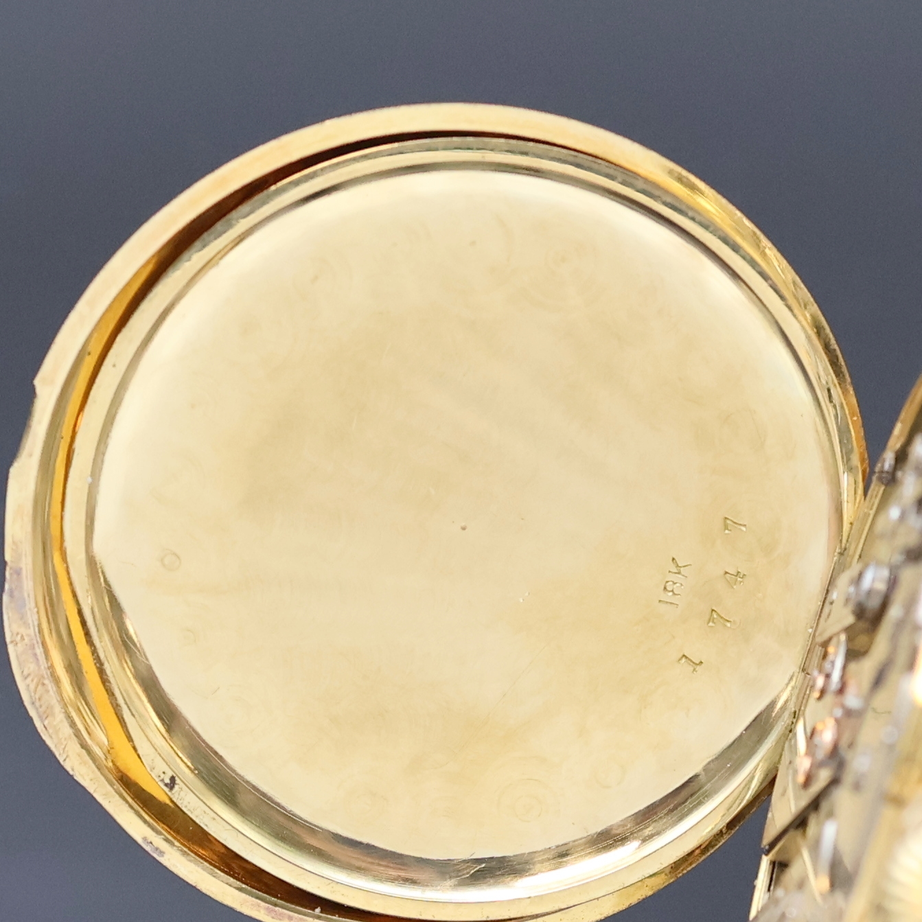 Detail c: J.E.CALDWELL & Co / VACHERON & CONSTANTIN offene Taschenuhr in GG 750/000, Schweiz/USA um 1920, glattes Geh. dell., Rückdeckel m. Monogramm-Gravur ...