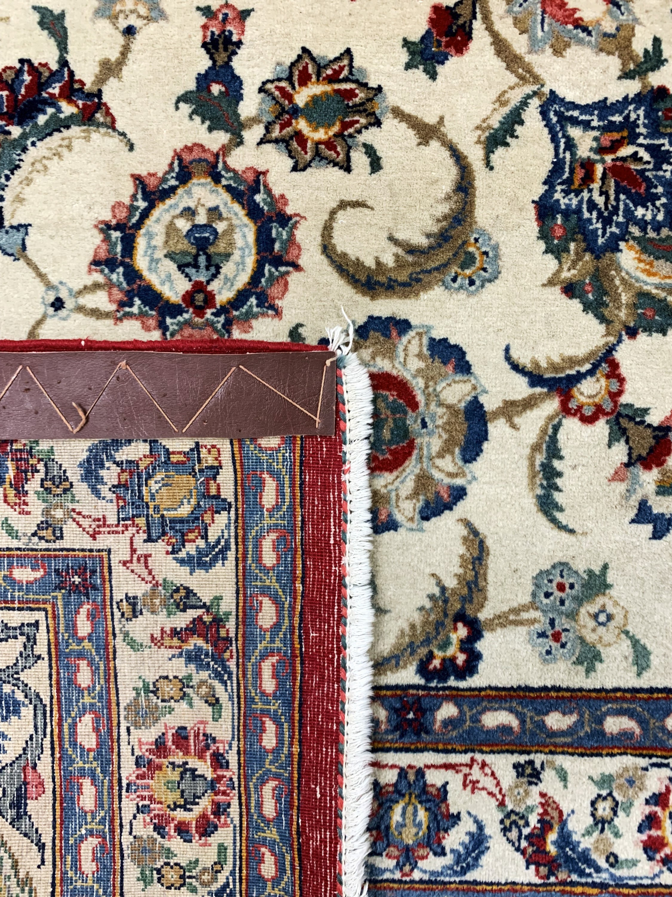 Detail h: Keschan , Persien, Wolle auf Baumwolle, ca.410 x 318 cm, EHZ: 2-3, verschmutzt, verblasst