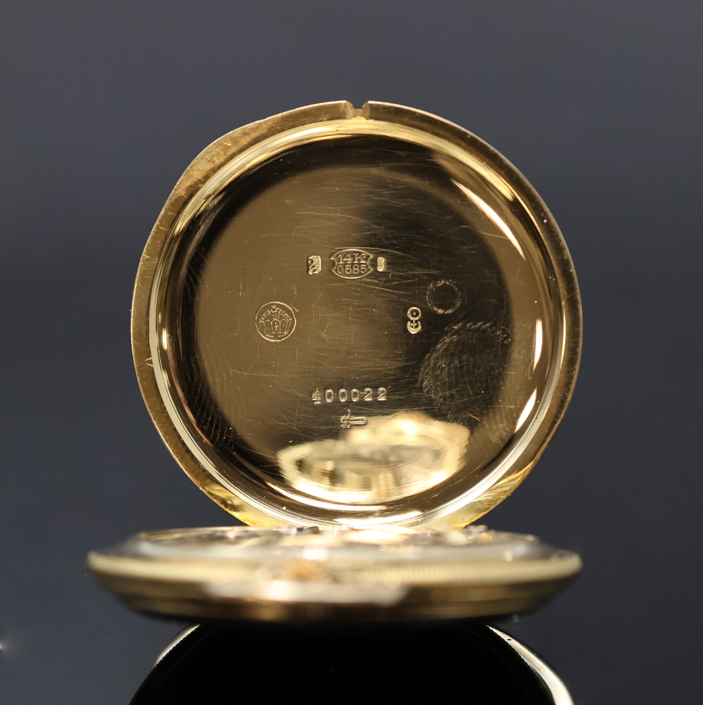 Detail b: UHRENFABRIK AG Glashütte(SA) Frackuhr in GG 585/000 mit schwarzem LANGE-Zifferblatt, Deutschland um 1930, flaches Geh. m. geripptem Rand, schwarzes ...