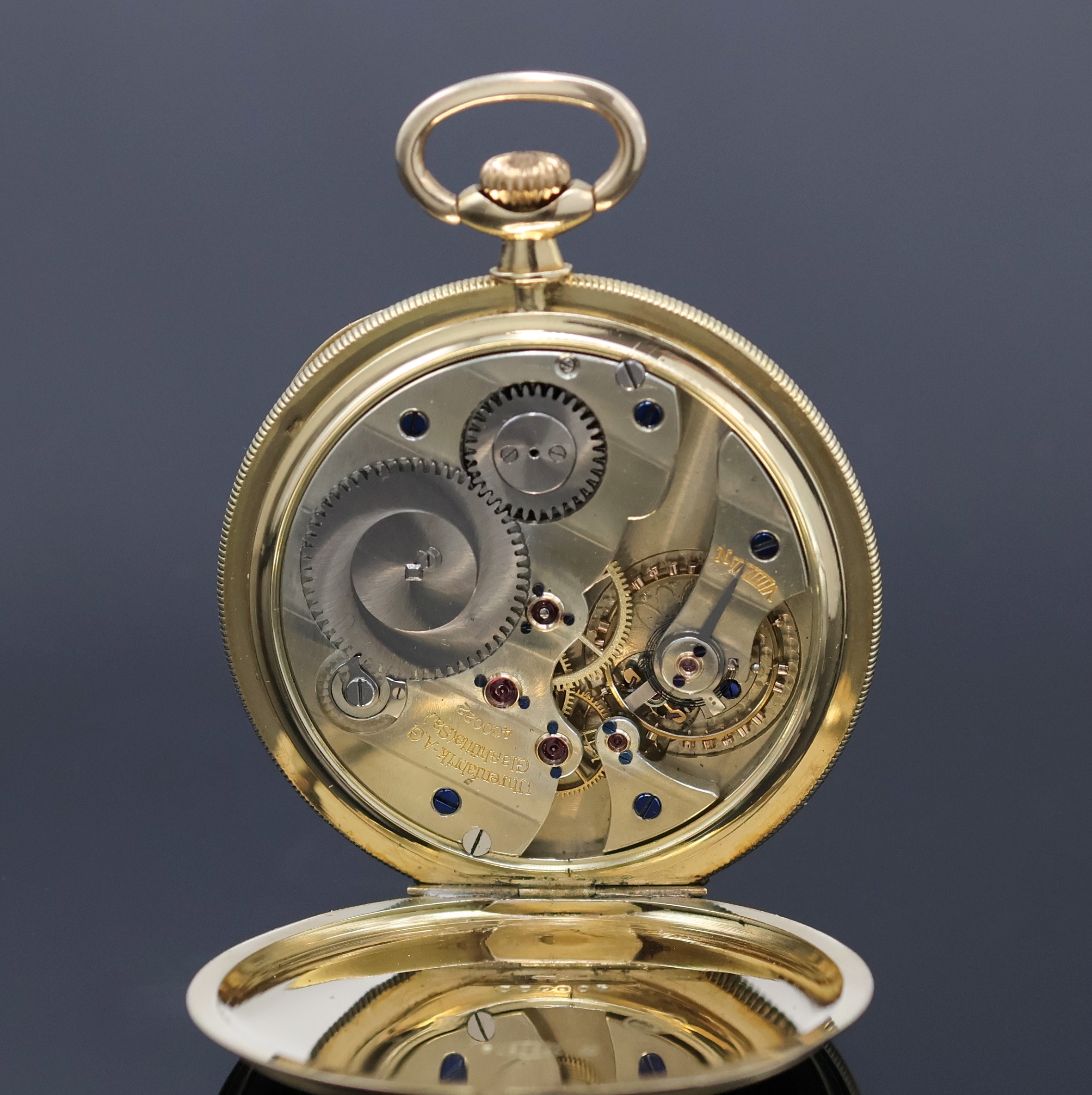 Detail c: UHRENFABRIK AG Glashütte(SA) Frackuhr in GG 585/000 mit schwarzem LANGE-Zifferblatt, Deutschland um 1930, flaches Geh. m. geripptem Rand, schwarzes ...