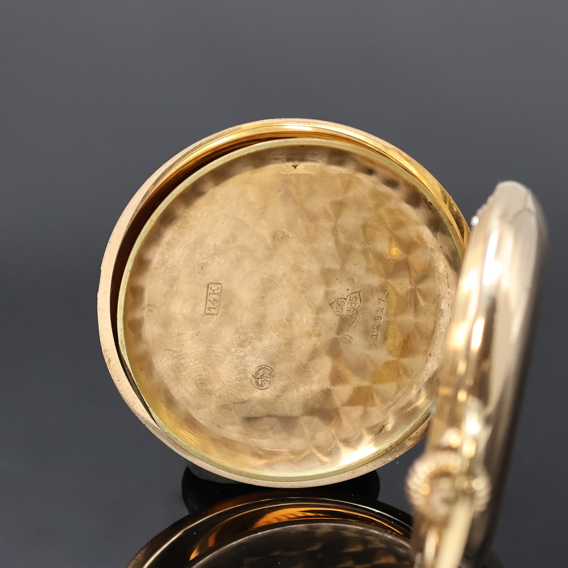 Detail f: CHRONOMÉTRE große Herrensavonette mit Chronometerhemmung in RG 585/000, Schweiz um 1910, glattes 3-Deckel Goldgeh., Emailzifferbl., arab. Zahlen, ...