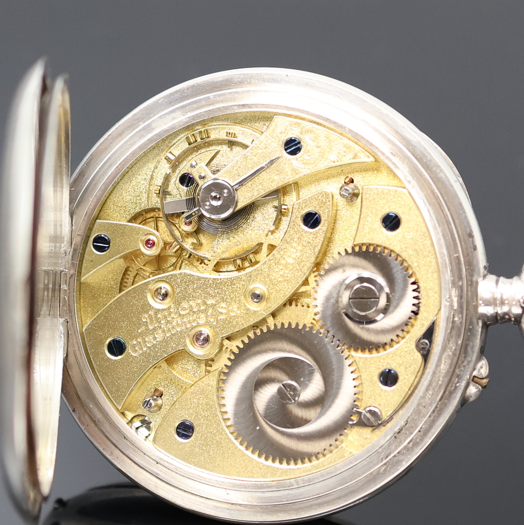 Detail d: UHRENFABRIK UNION Glashütte offene Taschenuhr in Silber mit seltenem Werk, Deutschland um 1920, Geh. guill., 2-tlg. Emailzifferbl. m. ...