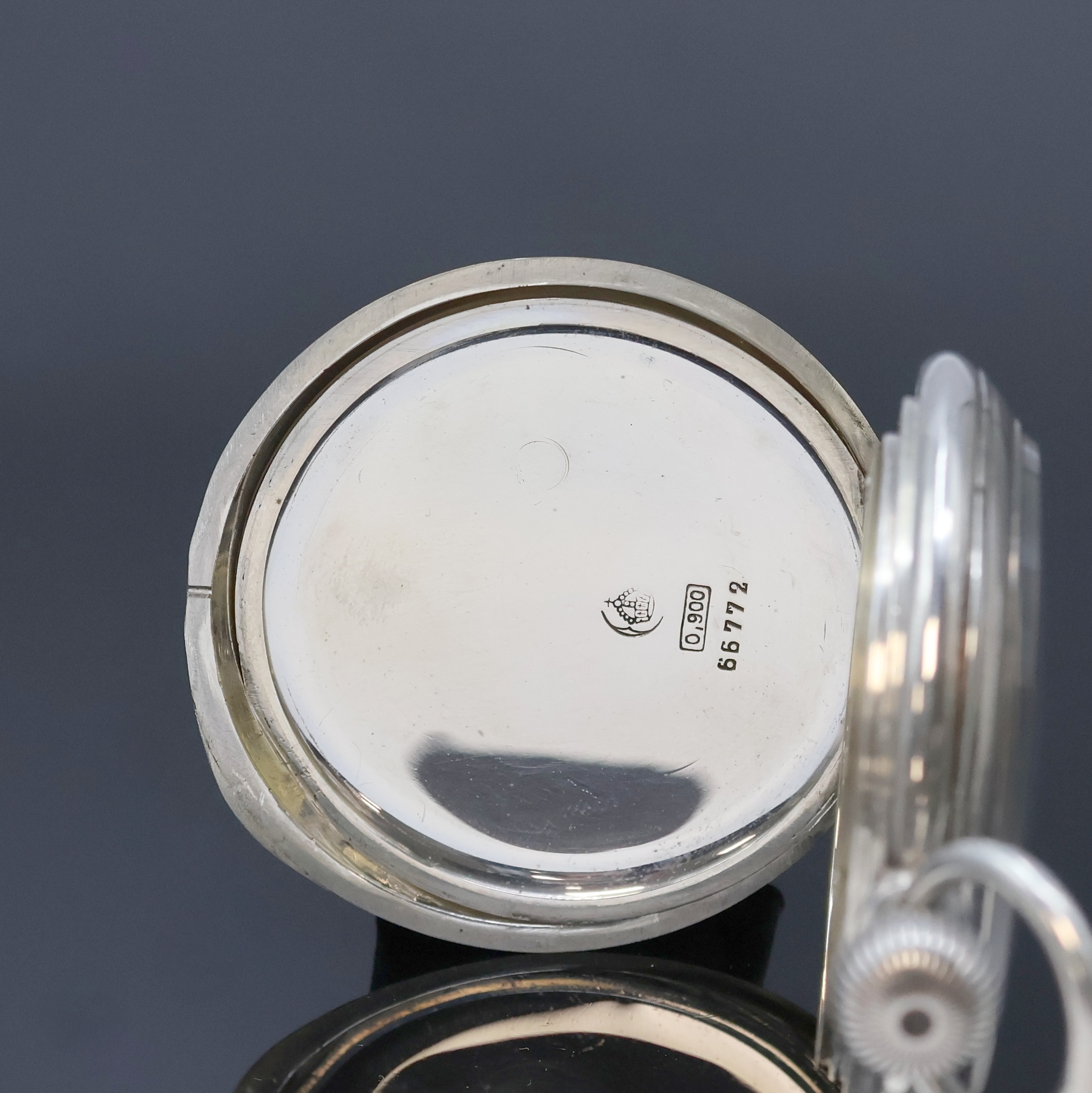 Detail d: A. LANGE & SÖHNE -DUF- große B-Uhr in Silber, Deutschland um 1918, guill. Jürgens-Geh. dell./rep., 2-tlg. Emailzifferbl. riss., gebl. ...
