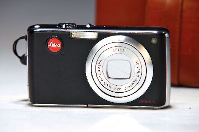 Digitalkamera Leica C-Lux I, Bj. nach 2006 -2007, verbautes DC Vario-Elmarit 1:2.8-5.6 28-102mm, 3,6-fach Zoom, mit Lederetui, in Originalkarton und ...