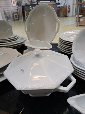 26918750b - 70 Teile Porzellan, Rosenthal, Maria weiß, 3 flache Teller 25cm, 9 tiefe Teller ...
