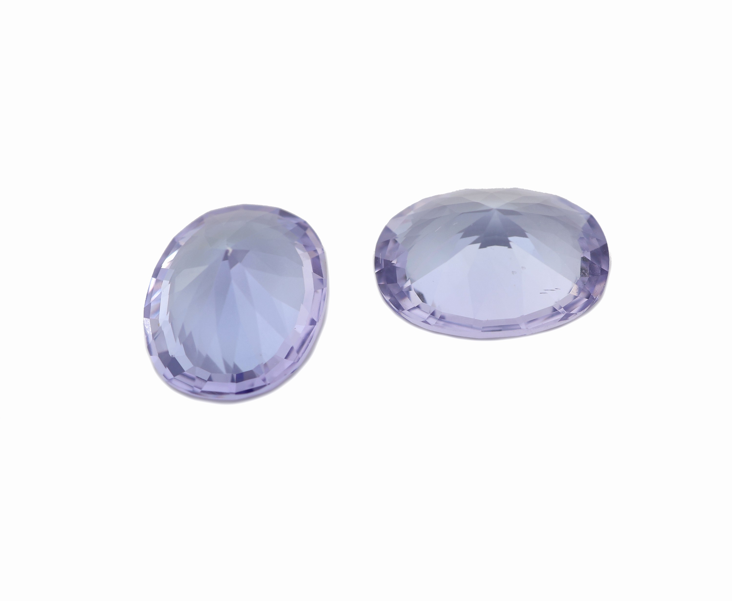 Detail b: Lot 2 lose Tansanite, zus. ca. 3.15 ct, ovalfacett.