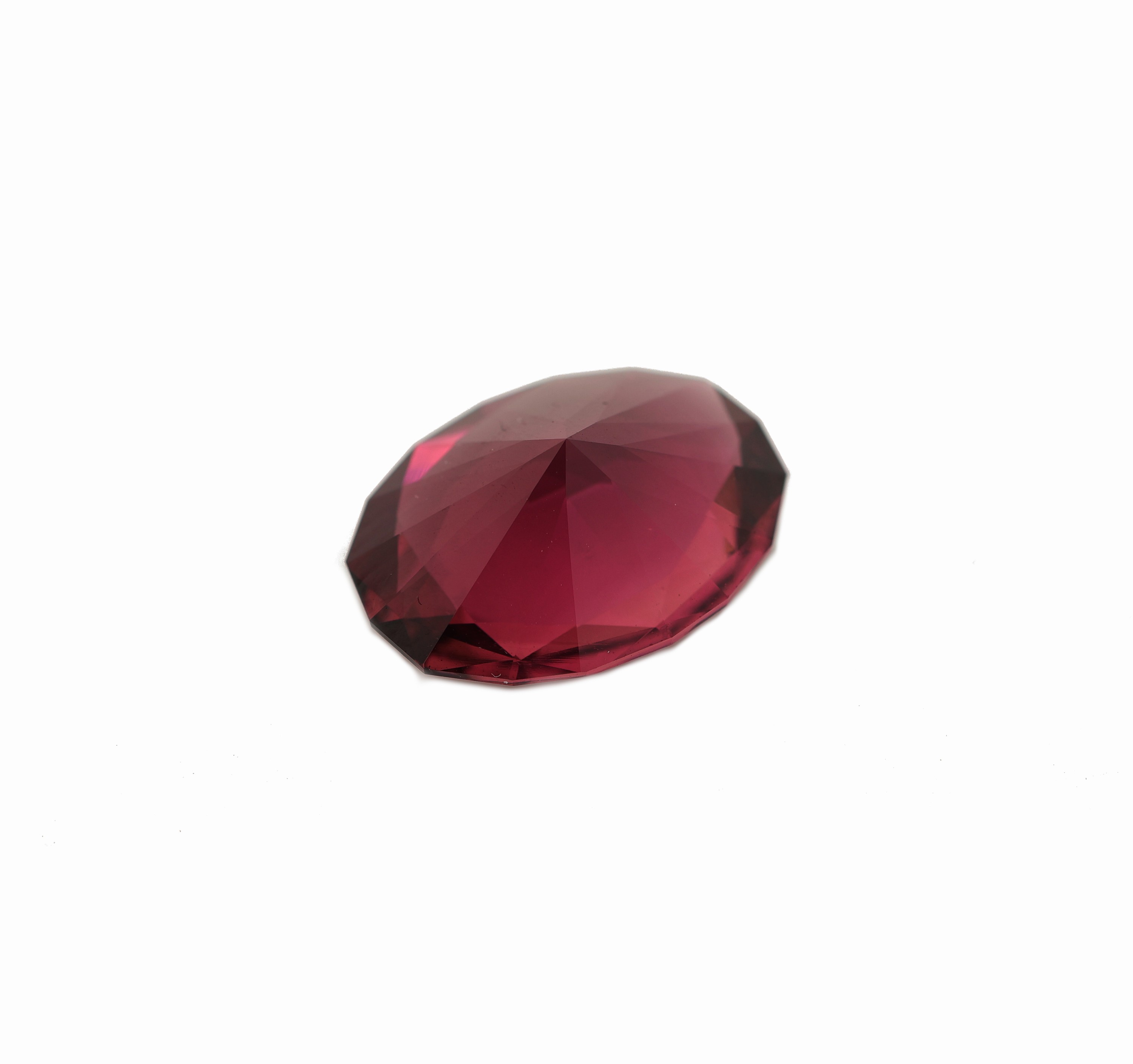 Detail c: Loser Turmalin, ca. 4.89 ct, ovalfacett.