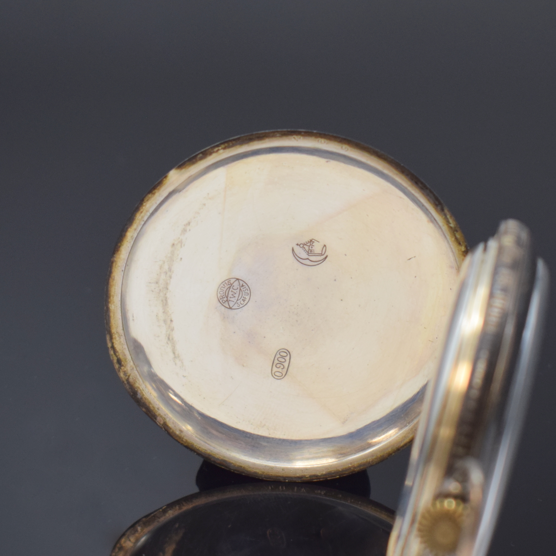Detail b: IWC offene Herrentaschenuhr in 900er Silber, Schweiz um 1925, Tulasilber Geh. ber./dell./def., Emailzifferbl. m. Breguet Std.-Zeichen riss., gebl. ...