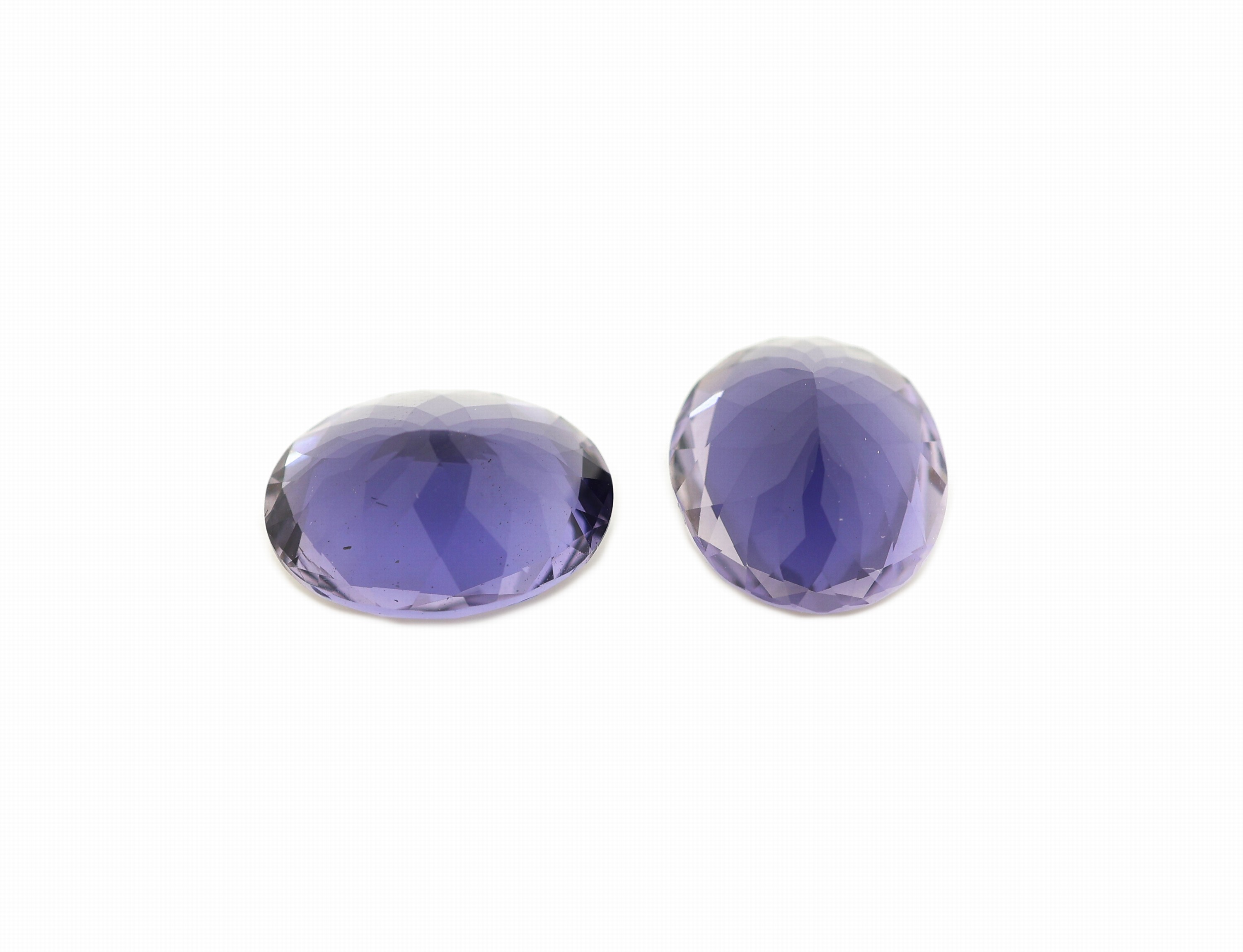 Detail b: Lot 2 lose Iolithe, zus. ca. 3.75 ct, ovalfacett.