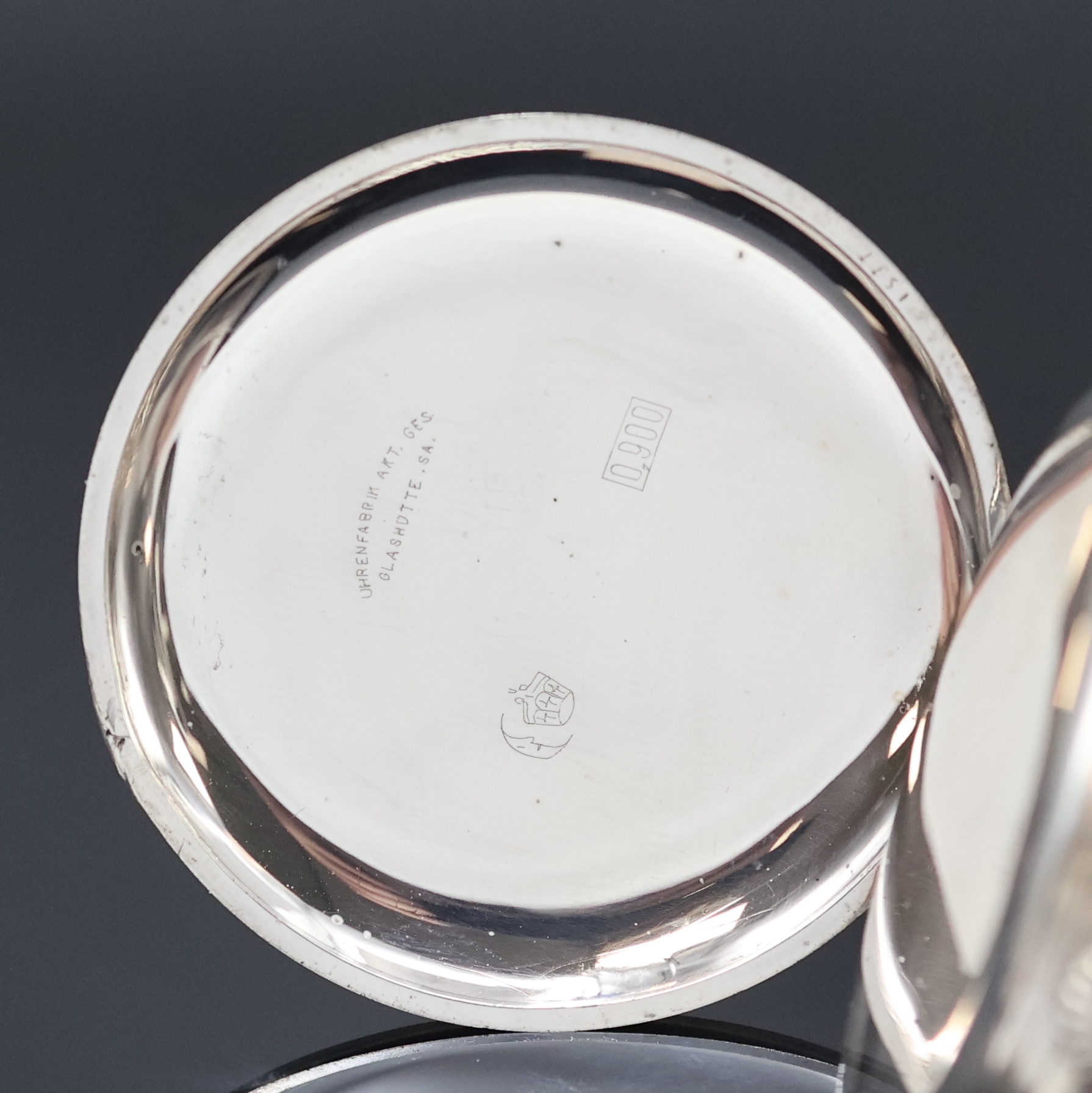 Detail b: UHRENFABRIK AG Glashütte offene Taschenuhr in Silber, Deutschland um 1930, glattes Geh. im Rückdeckel grav. "Uhrenfabrik Akt. Ges. Glashütte. ...