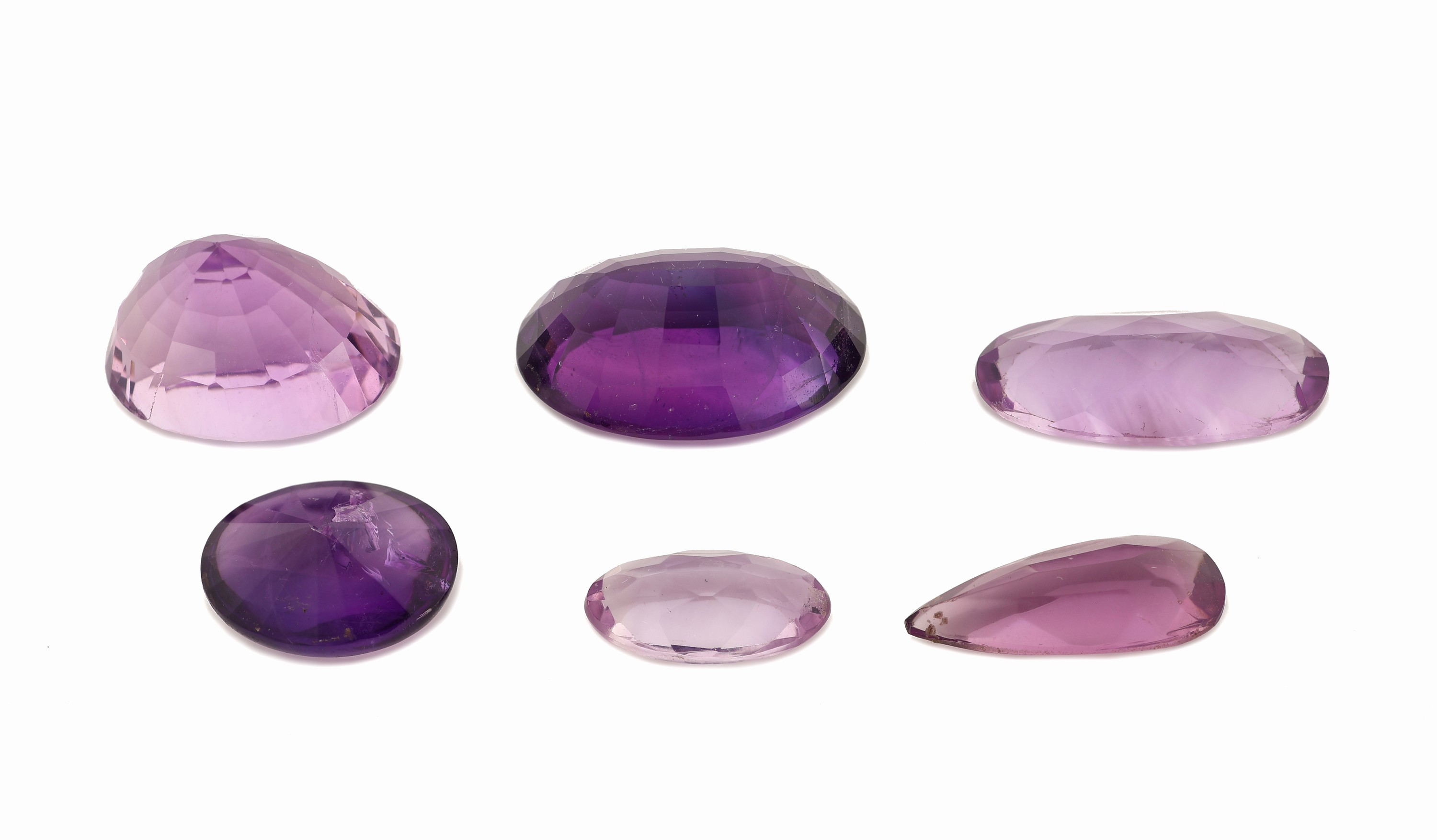 Detail a: Lot 6 lose Amethyste, zus. ca. 50.17 ct, versch. Schliffformen, Größen und Farbnuancen