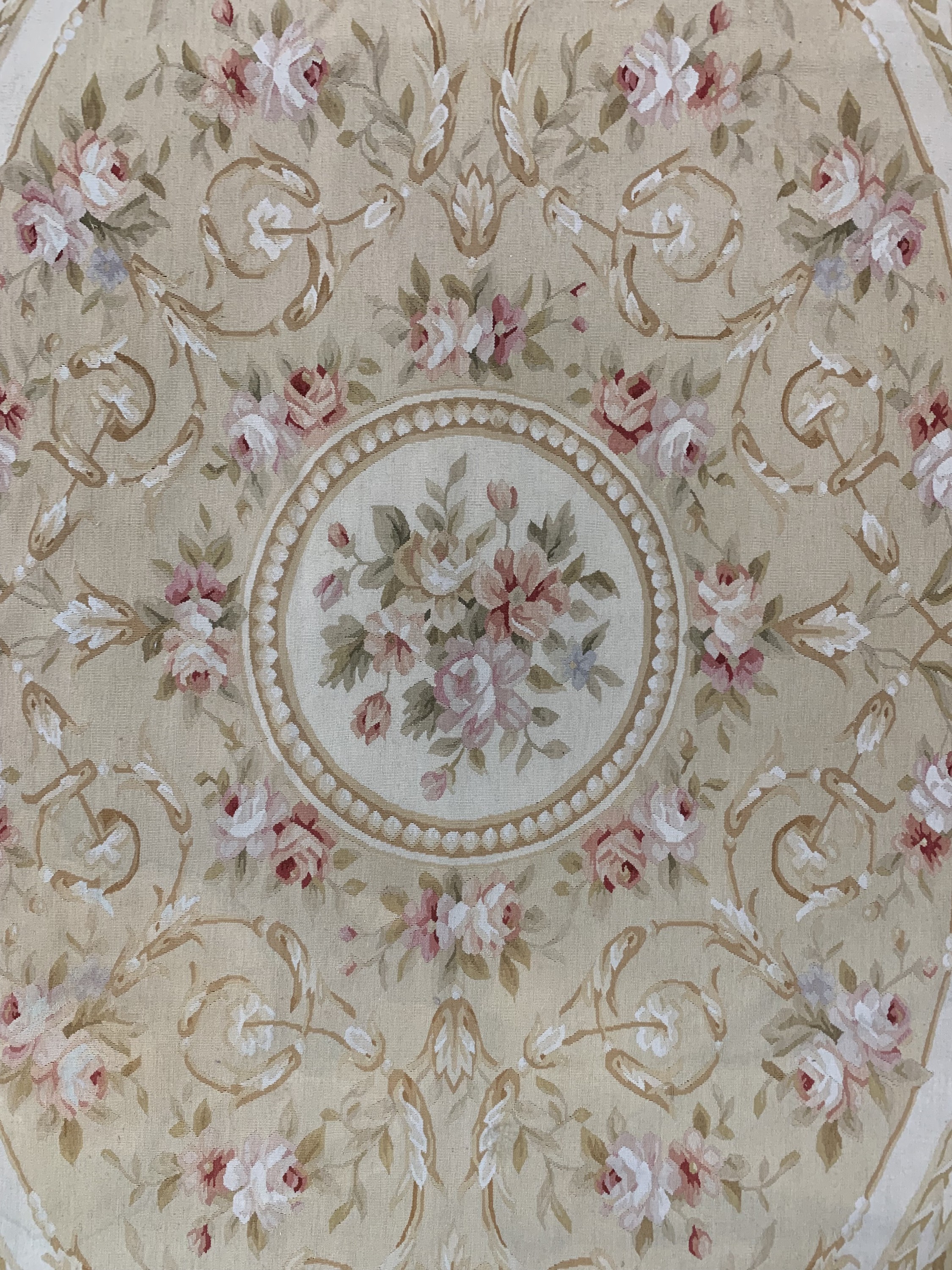 Detail c: Aubusson flachgewebt, China, Ende 20.Jhd, Wolle auf Baumwolle, ca. 370 x 275 cm, Reinigungsbedürftig, EHZ: 1-2
