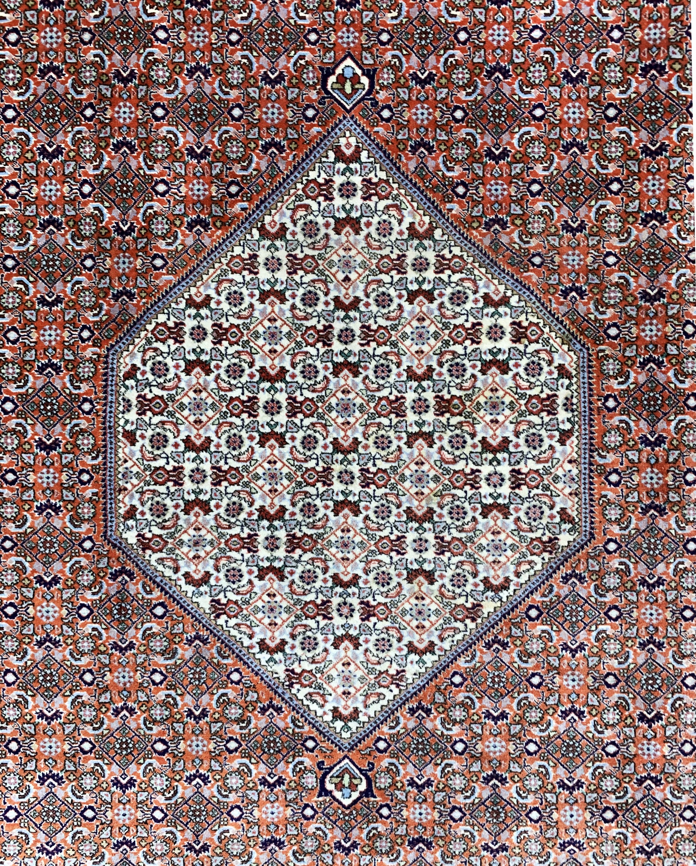 Detail c: Bidjar Kork fein, Persien, Ende 20.Jhd, Korkwolle auf Baumwolle, ca. 300 x 250 cm, Mottenfraß am Rändern, EHZ: 2