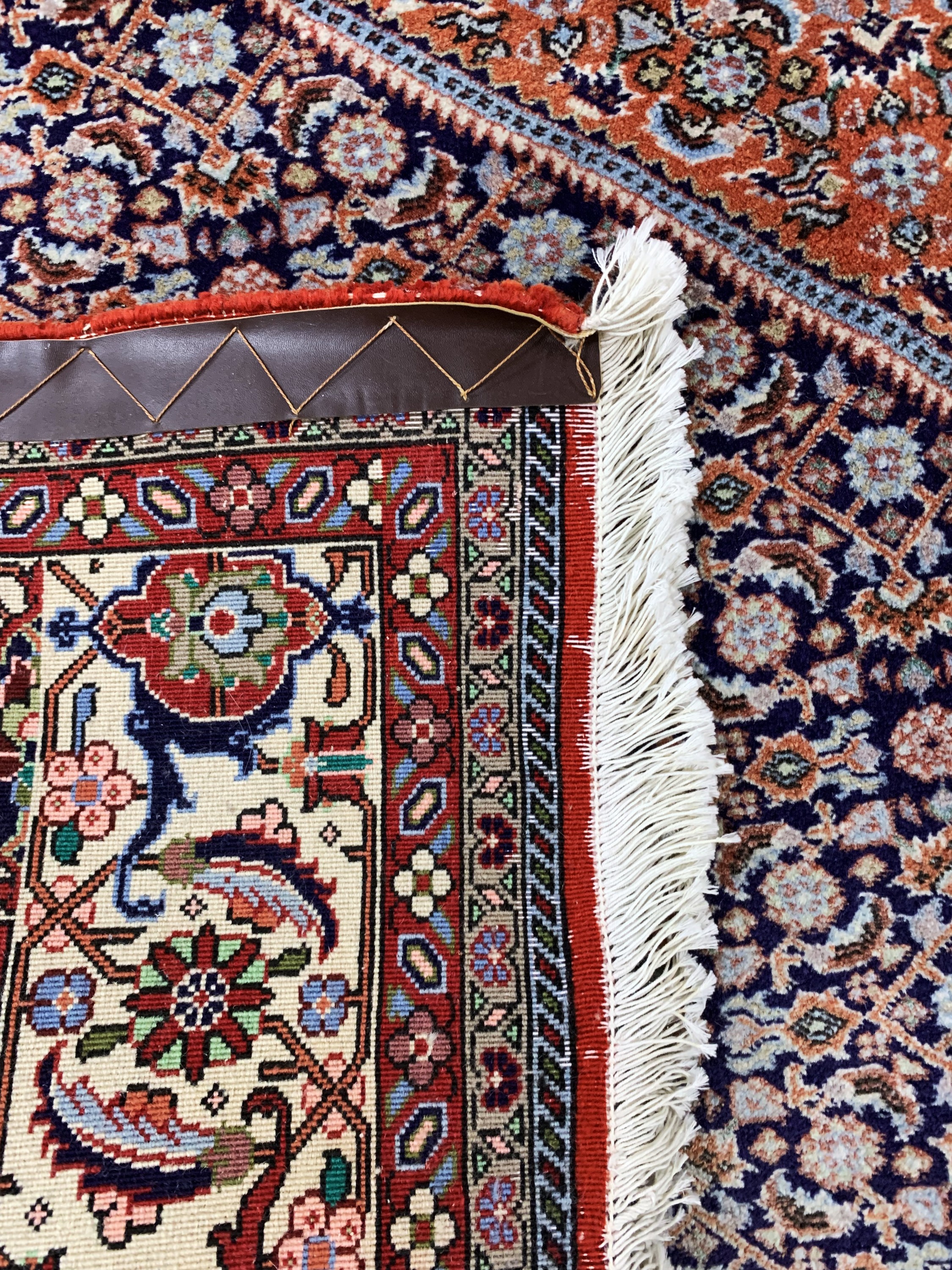 Detail g: Bidjar Kork fein, Persien, Ende 20.Jhd, Korkwolle auf Baumwolle, ca. 300 x 250 cm, Mottenfraß am Rändern, EHZ: 2