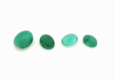 Image 26918844 - Lot 4 lose Smaragd-Cabochons, zus. ca. 6.45 ct, versch. Größen ...