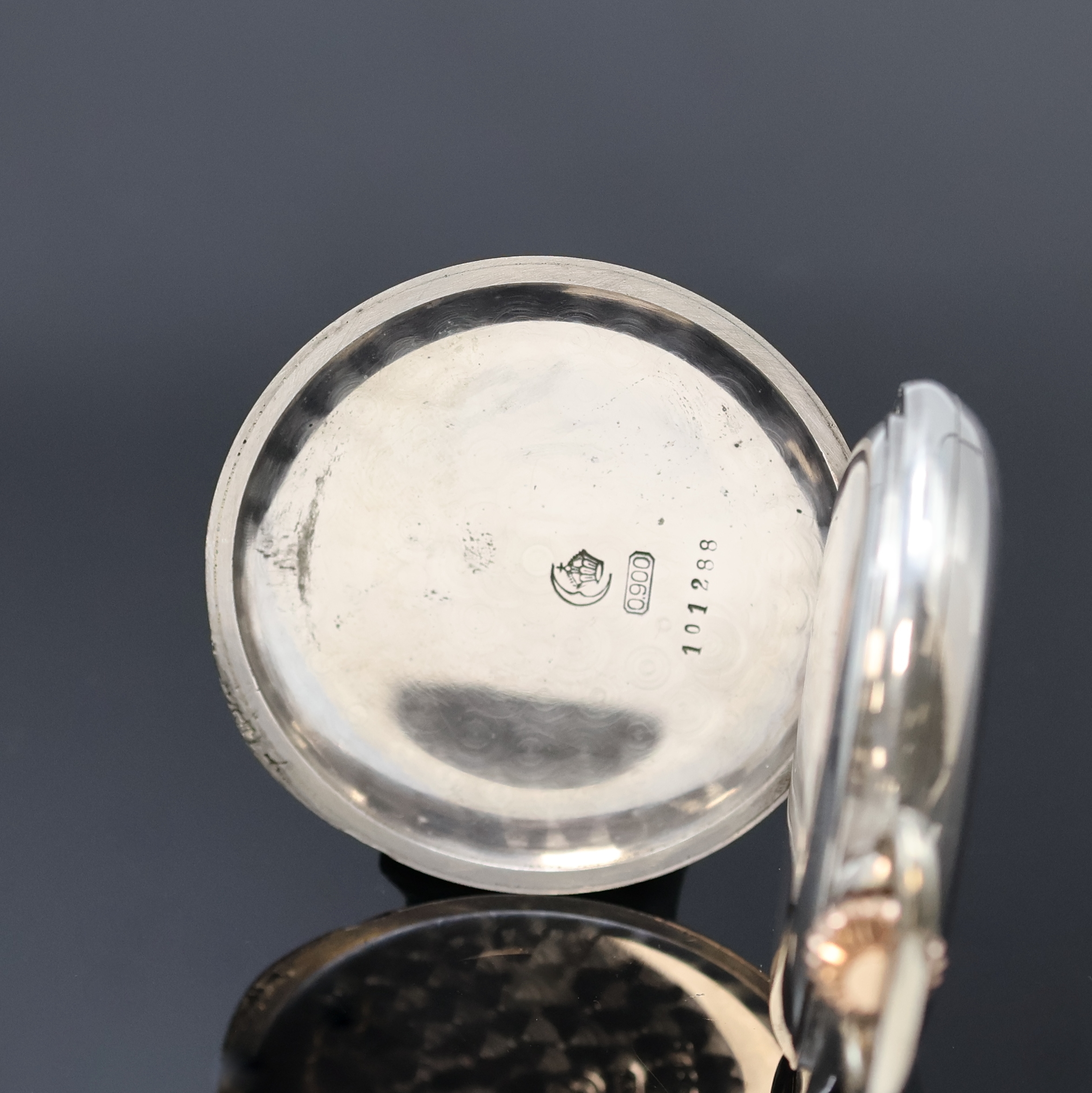 Detail c: GLASHÜTTER PRÄZISIONS UHRENFABRIK AG / LEO DEBBRECHT Herrensavonette in Silber, Deutschland um 1920, glattes Lucia-Geh., 3- tlg. Zifferbl., arab. ...