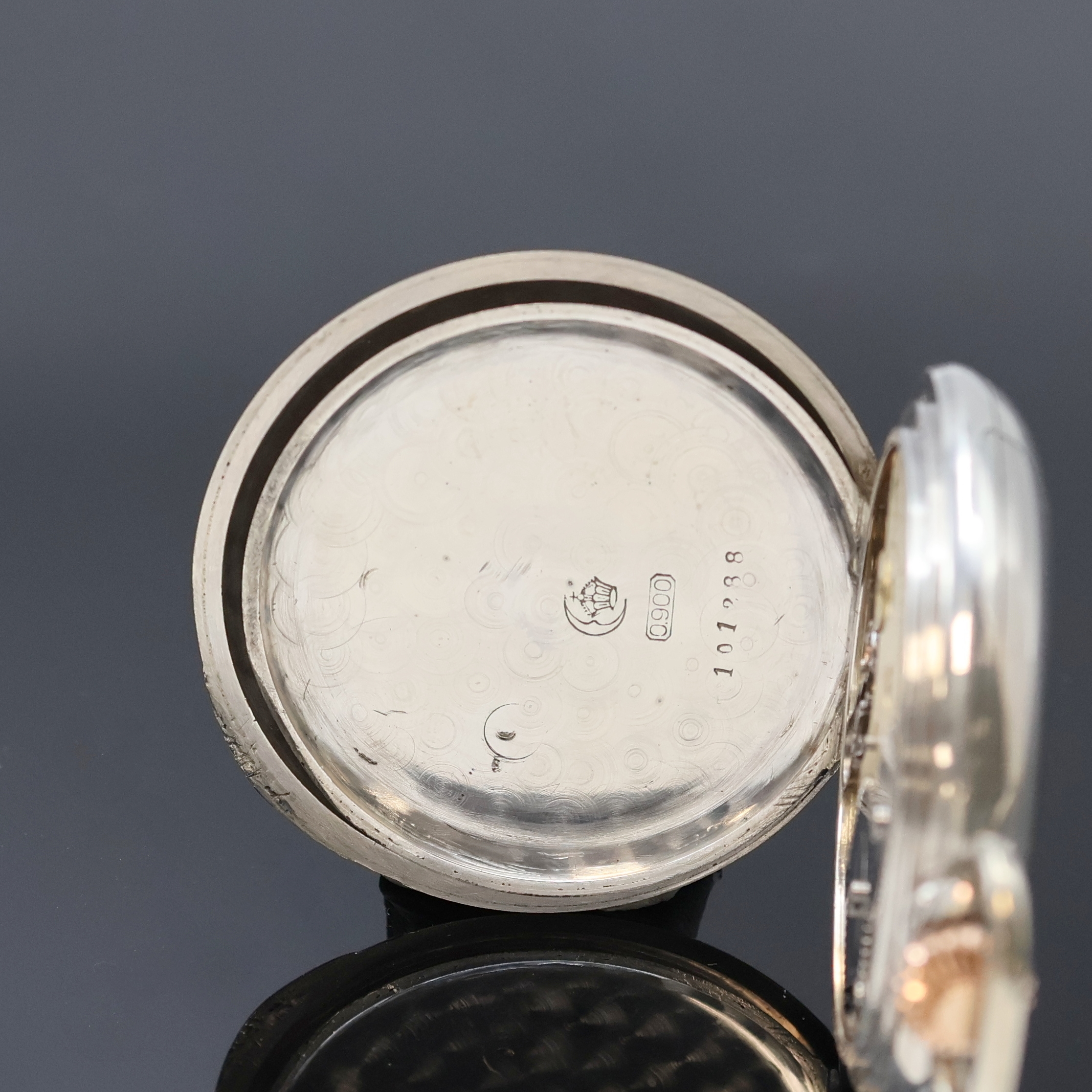 Detail e: GLASHÜTTER PRÄZISIONS UHRENFABRIK AG / LEO DEBBRECHT Herrensavonette in Silber, Deutschland um 1920, glattes Lucia-Geh., 3- tlg. Zifferbl., arab. ...