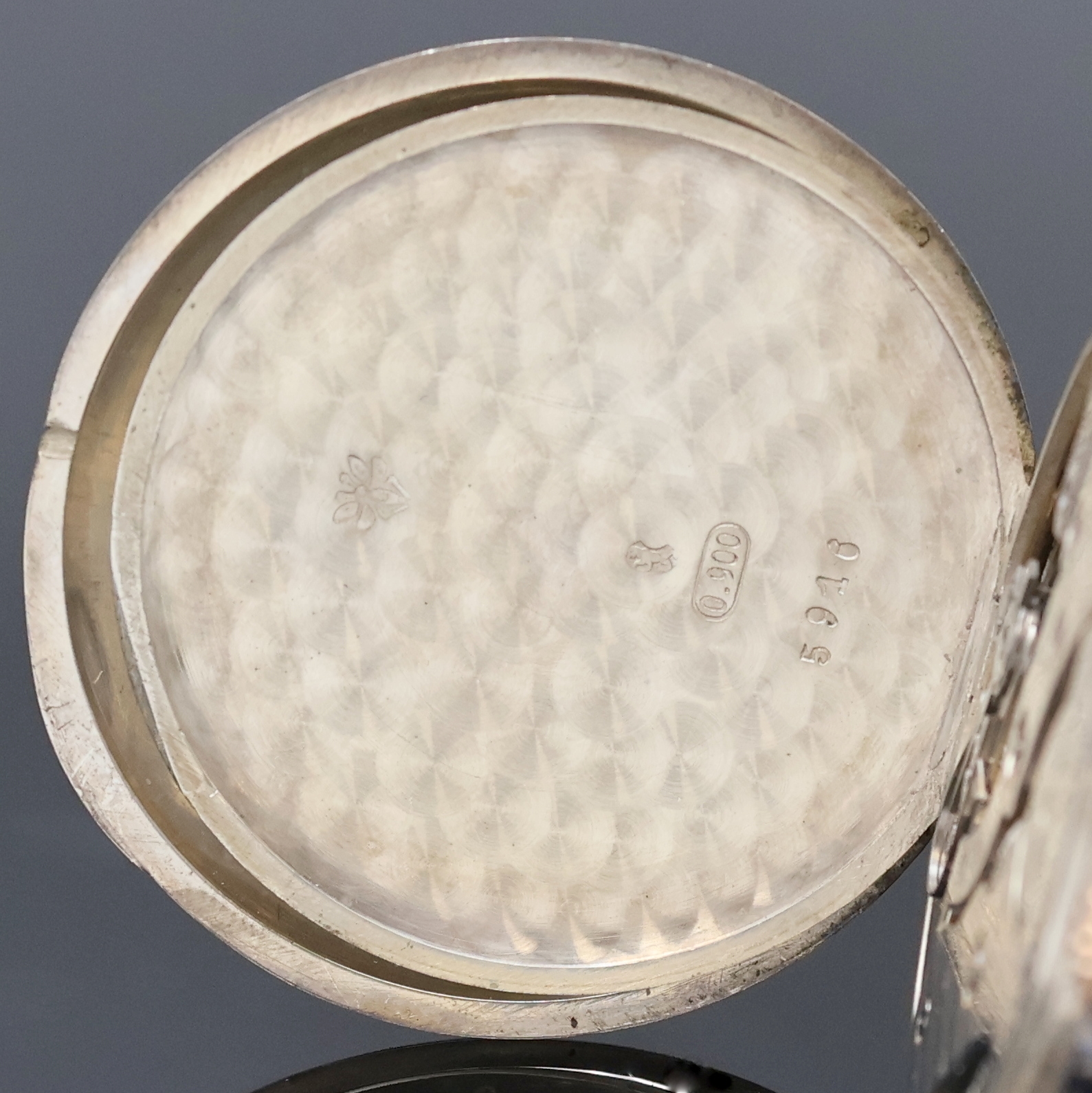 Detail e: UHRMACHERSCHULE SCHWEIZ Herrensavonette im Tula-Silbergehäuse, Schweiz um 1915, verz. Geh., Tula besch., 2-tlg. Rähmchen- Emailzifferbl. m. ...