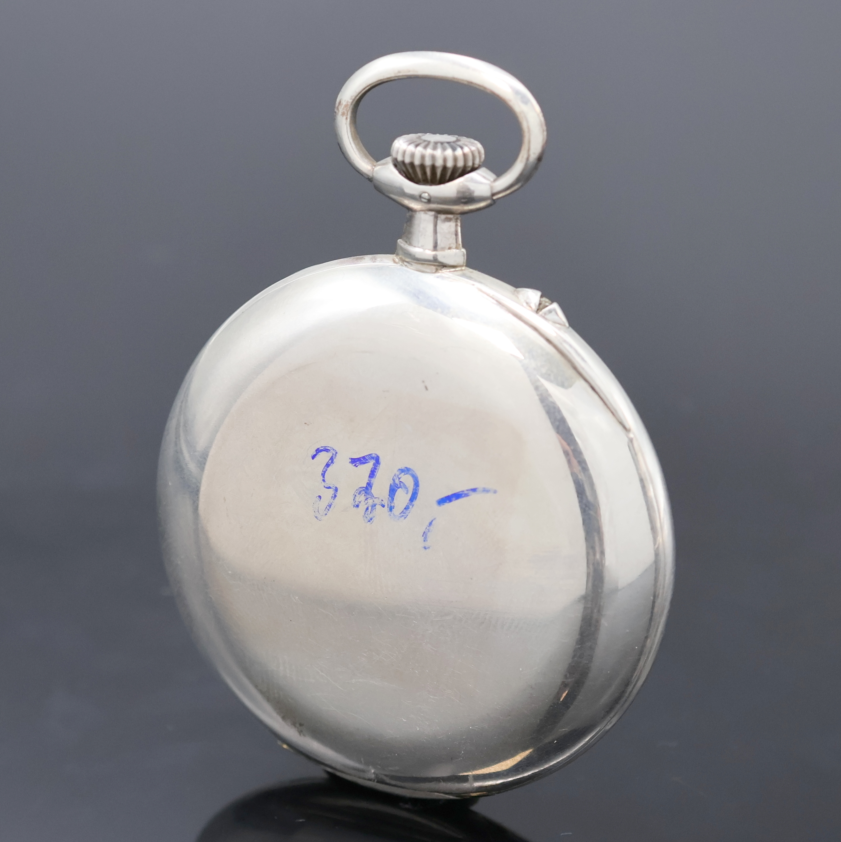 Detail a: A. LANGE & SÖHNE -DUF- offene Silbertaschenuhr, Deutschland um 1930, glattes Geh. m. gekürzten Goldscharnieren, 3- tlg. Emailzifferbl., fette arab. ...