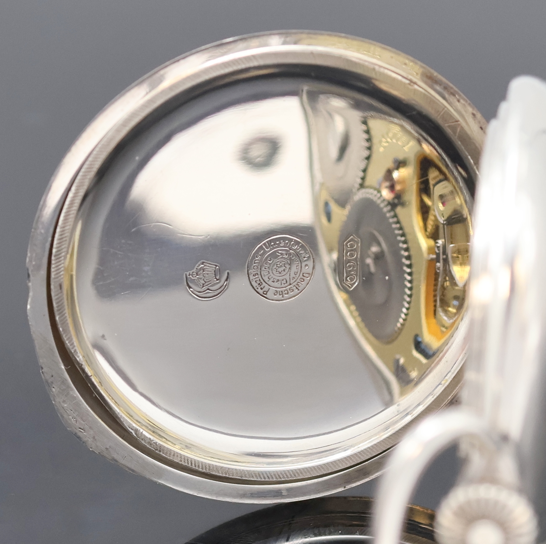 Detail e: DEUTSCHE PRÄZISIONSUHR ORIGINAL GLASHÜTTE Herrensavonette in Silber, Deutschland um 1925, glattes Geh., Goldscharniere, Emailzifferbl. m. ...