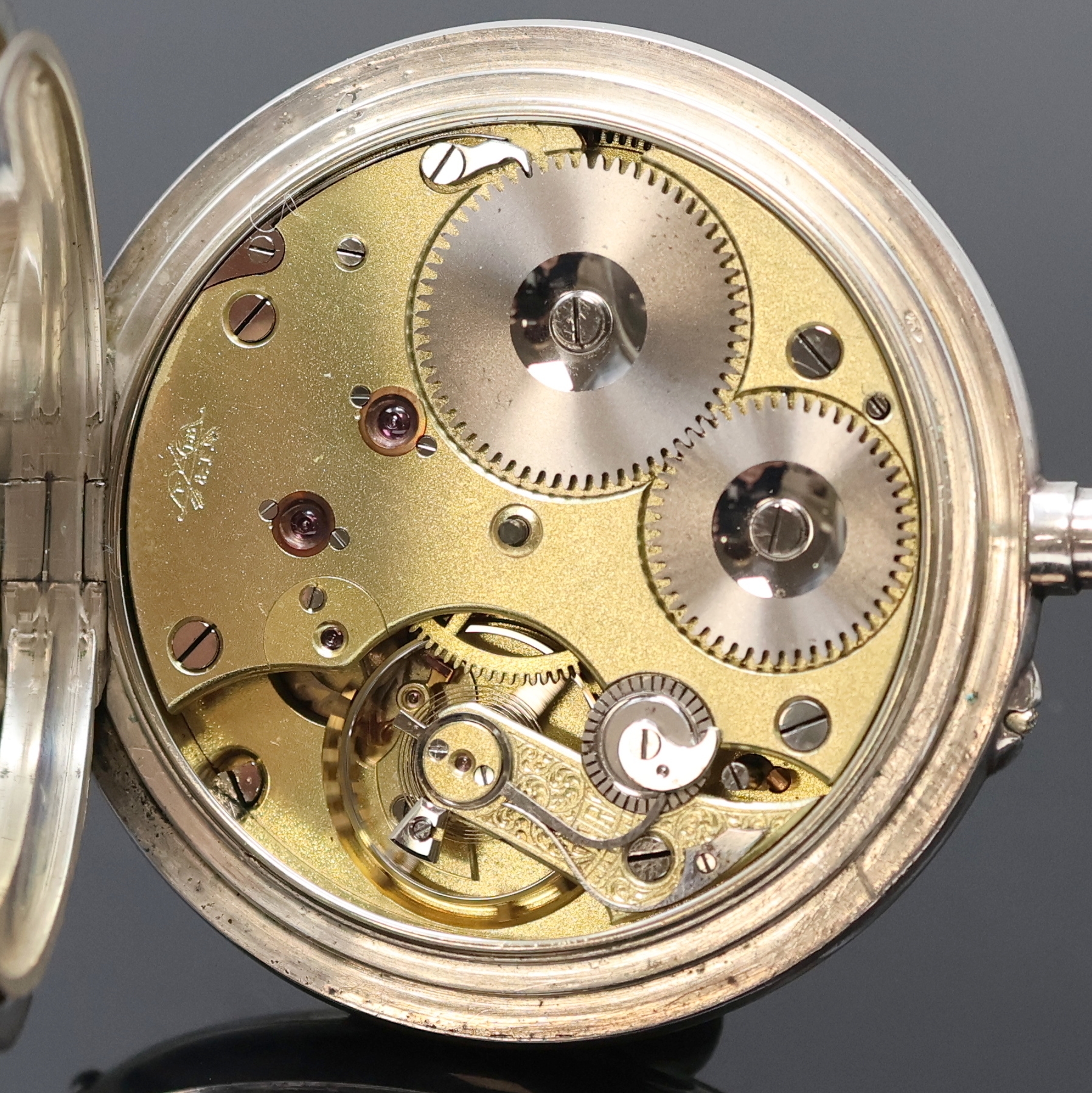 Detail e: PHILIPPE DUBOIS & FILS offene Silbertaschenuhr, Schweiz um 1900, glattes Geh. m. gestuftem Pendant, auf Cuvette bez. Chronometre, im Deckel eingel. ...