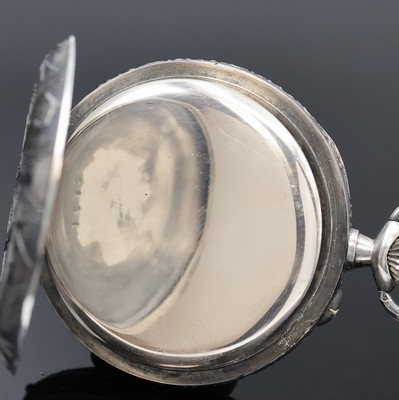 26918983b - UHRMACHERSCHULE Le Locle offene Taschenuhr im silbernen Relief-Gehäuse, Schweiz um ...