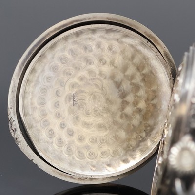 26918983d - UHRMACHERSCHULE Le Locle offene Taschenuhr im silbernen Relief-Gehäuse, Schweiz um ...