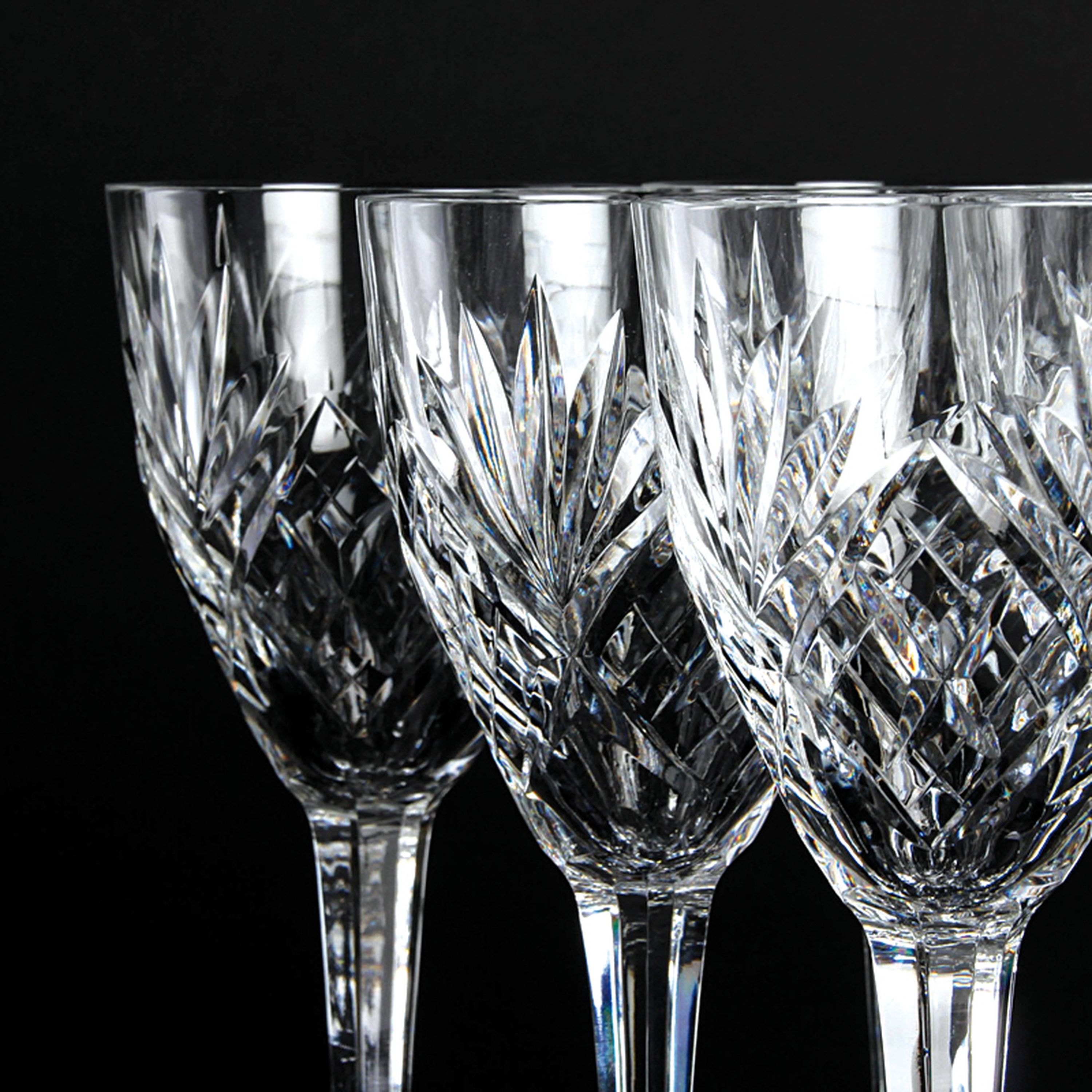 Detail a: Glasset "Chantilly", St. Louis, 2.H. 20.Jh., farbloses Kristallglas, 6 Sektflöten, 5 Rotwein- und 6 Weißweingläser, Facettenschnitt, H. ...