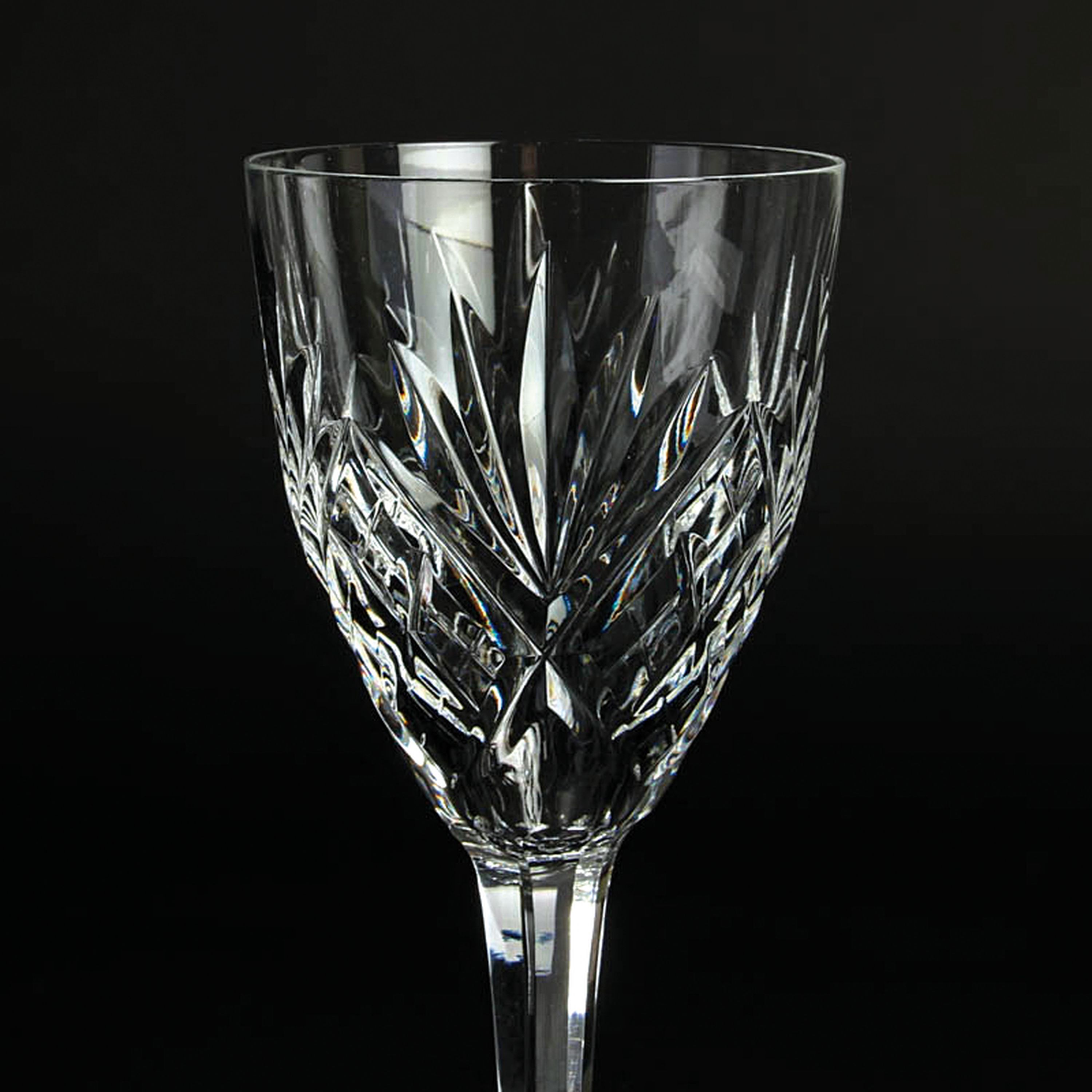 Detail j: Glasset "Chantilly", St. Louis, 2.H. 20.Jh., farbloses Kristallglas, 6 Sektflöten, 5 Rotwein- und 6 Weißweingläser, Facettenschnitt, H. ...