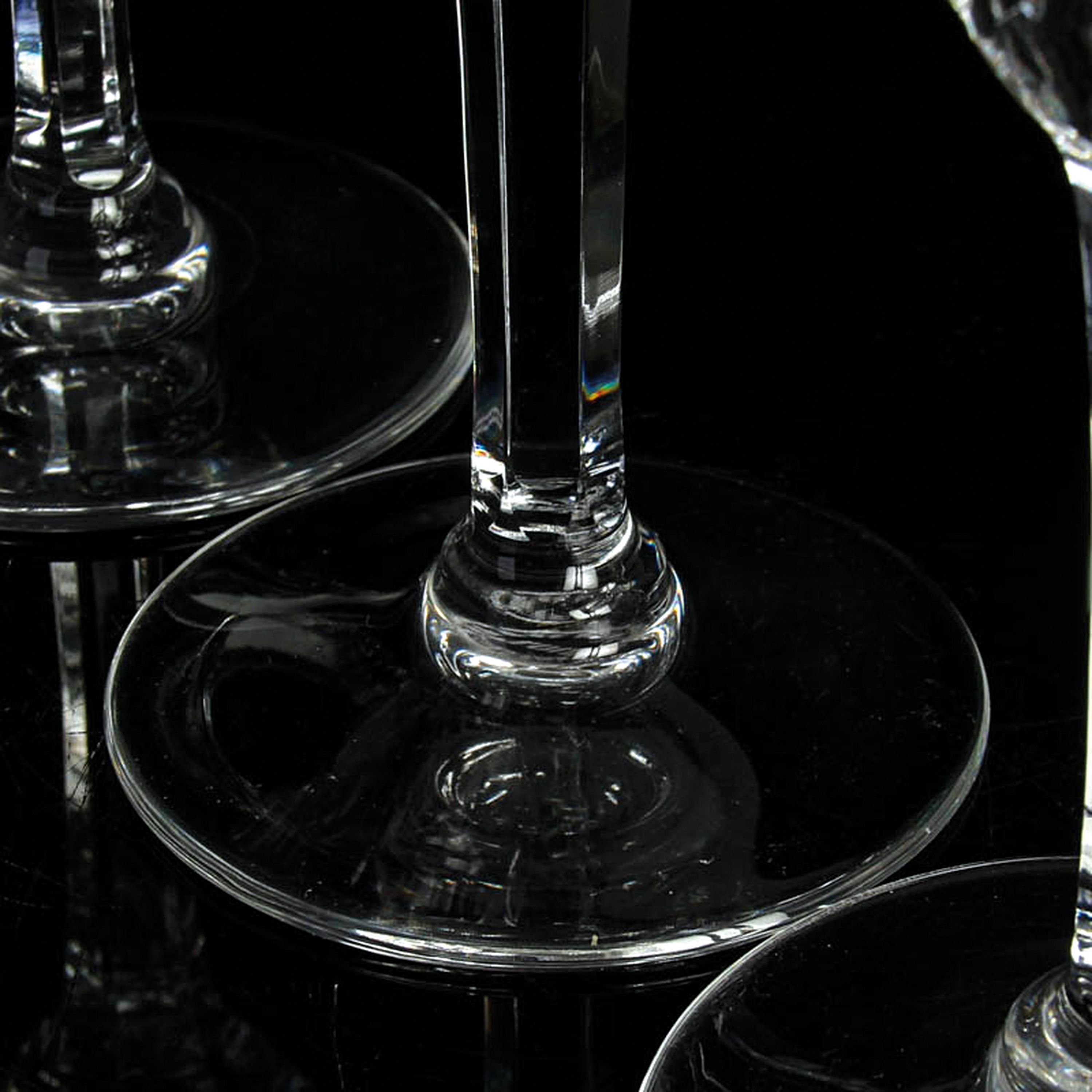 Detail l: Glasset "Chantilly", St. Louis, 2.H. 20.Jh., farbloses Kristallglas, 6 Sektflöten, 5 Rotwein- und 6 Weißweingläser, Facettenschnitt, H. ...