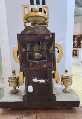 26919177c - Tischuhr, Klassizismus, süddeutsch, um 1800, gefasstes Holzgehäuse, im Sockel ...