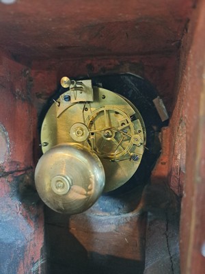 26919177g - Tischuhr, Klassizismus, süddeutsch, um 1800, gefasstes Holzgehäuse, im Sockel ...