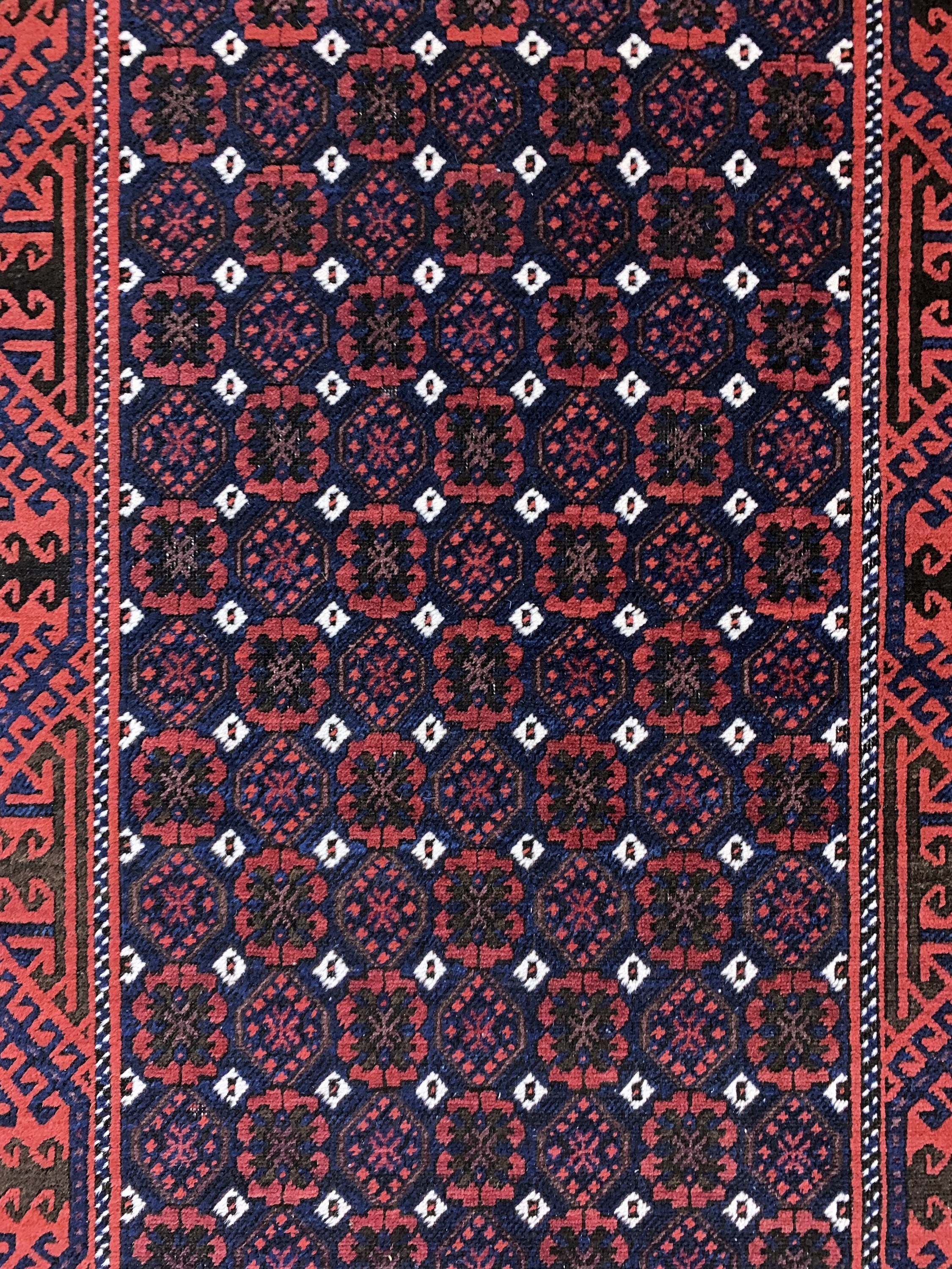 Detail c: Belutsch antik, Persien, um 1900, Wolle aufWolle, ca. 255 x 88 cm, EHZ: 2-3(oxidiert)
