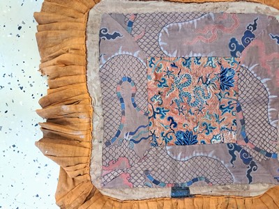 26919628c - Kindertrage, Tibet, 20.Jh., Seidenstickerei auf Stoff, 75x75 cm