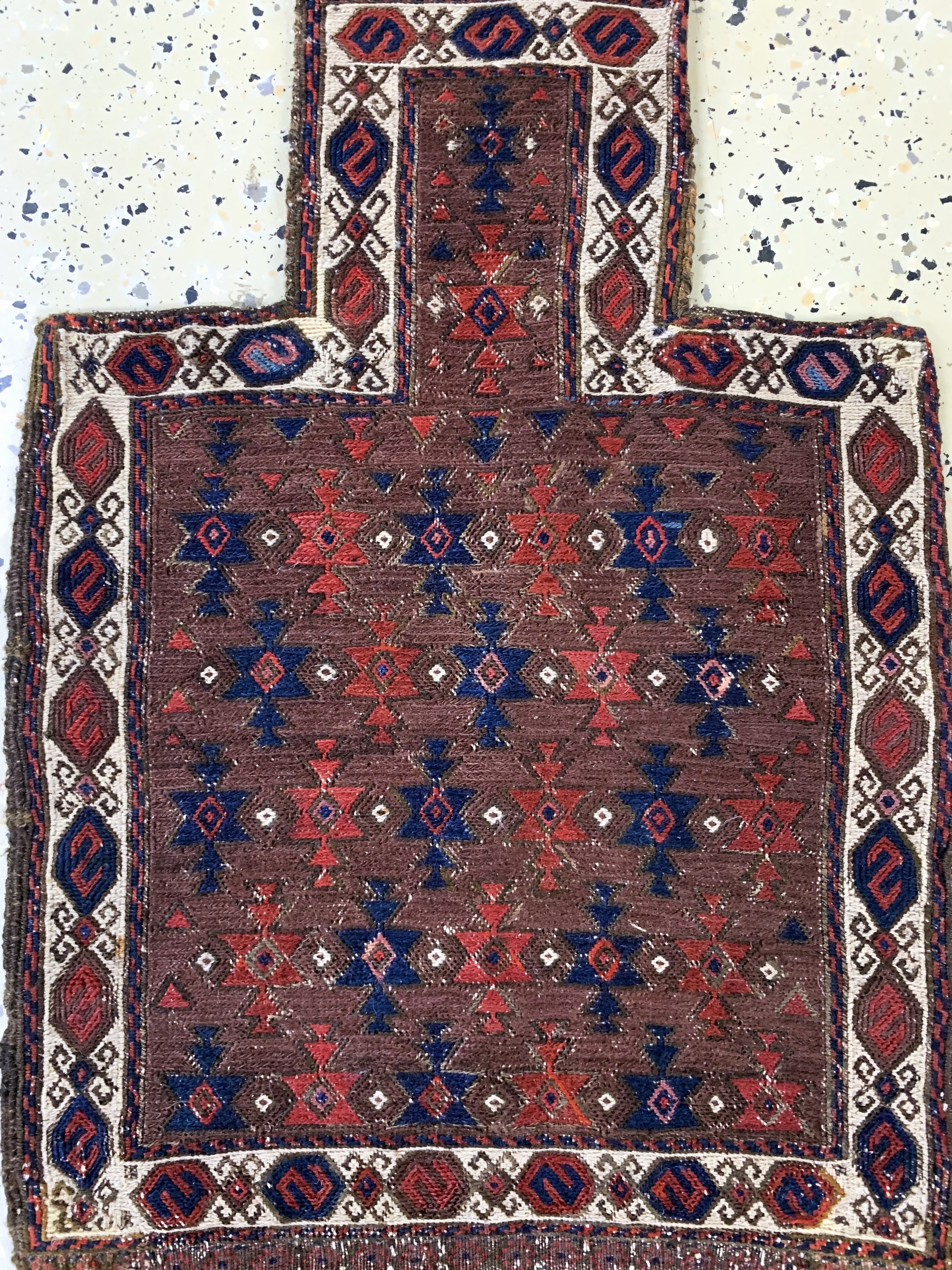 Detail c: Konvolut aus Taschenfront & Salztasche, Persien, um 1900, Wolle auf Wolle, ca. 60 x 40 cm, EHZ: 2-3