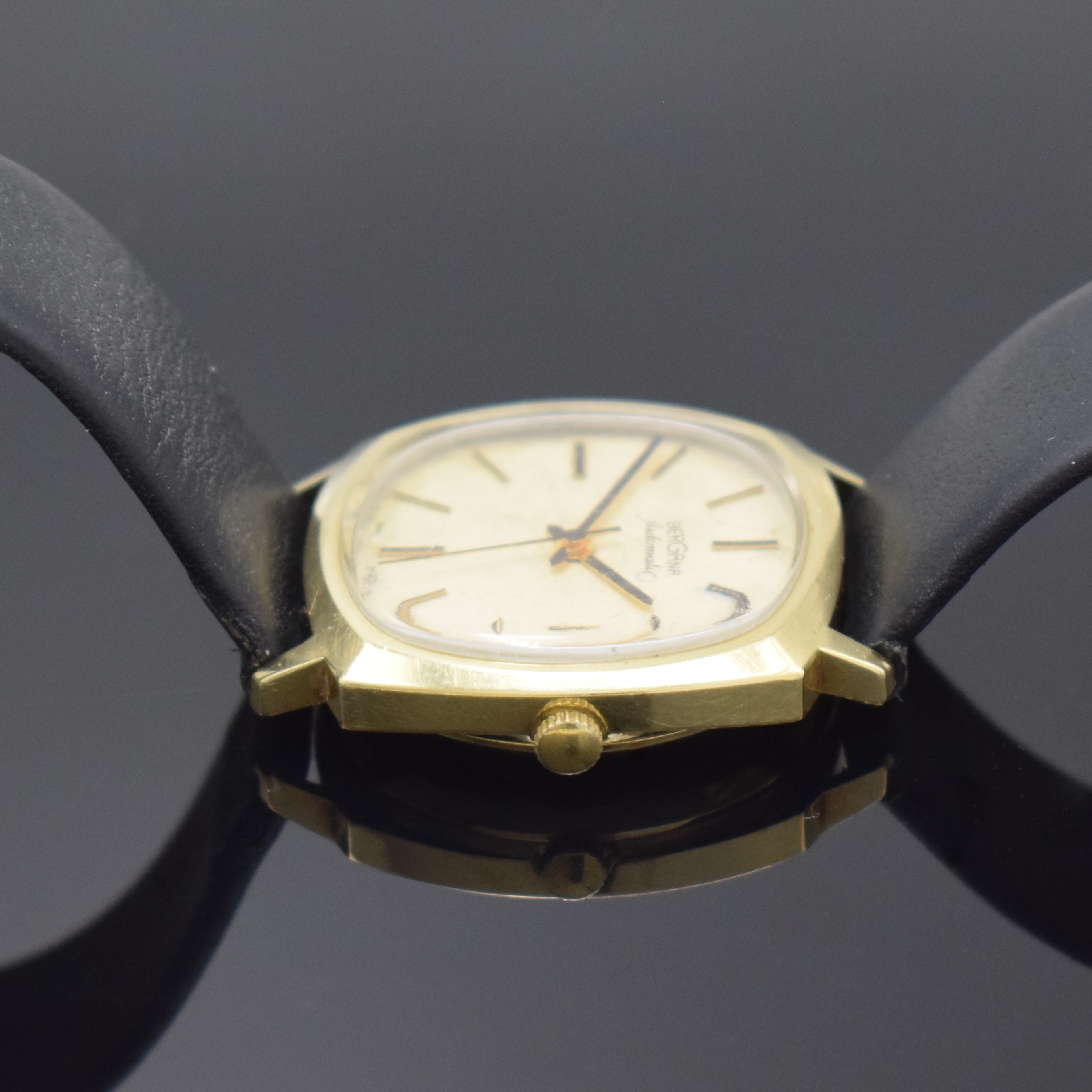 Detail c: BERGANA Herrenarmbanduhr in GG 585/000, Schweiz um 1970, umgebaut auf quartz, Kissen- förm. Geh., Boden aufgedr., silb. Zifferbl. pat., Datum b. 3, ...