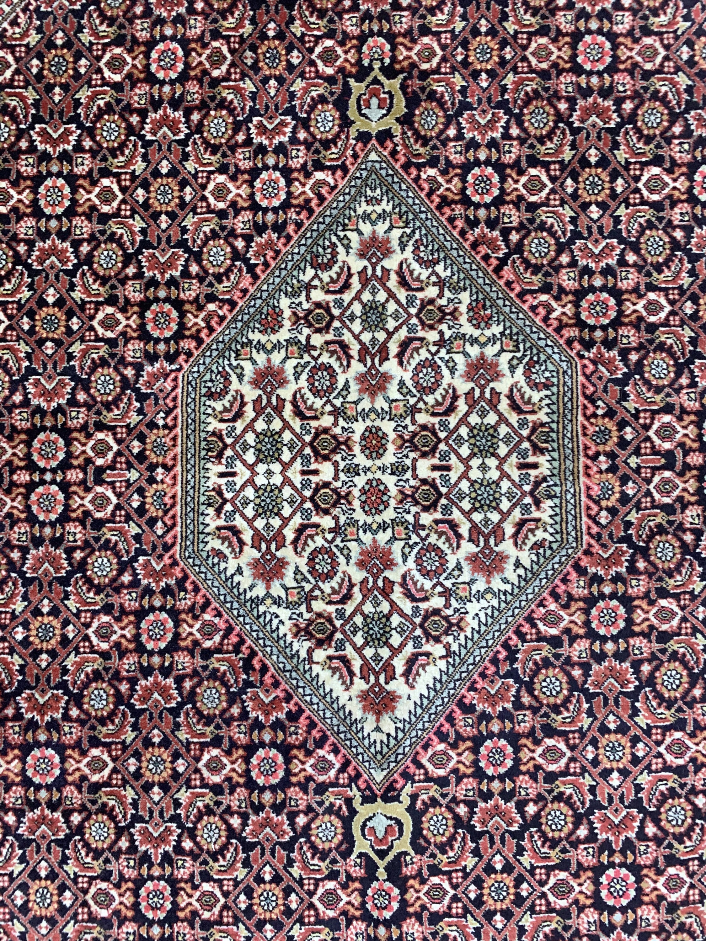 Detail c: Bidjar fein, Persien, Ende 20.Jhd, Korkwolle auf Baumwolle, ca. 245 x 170 cm, EHZ: 1-2