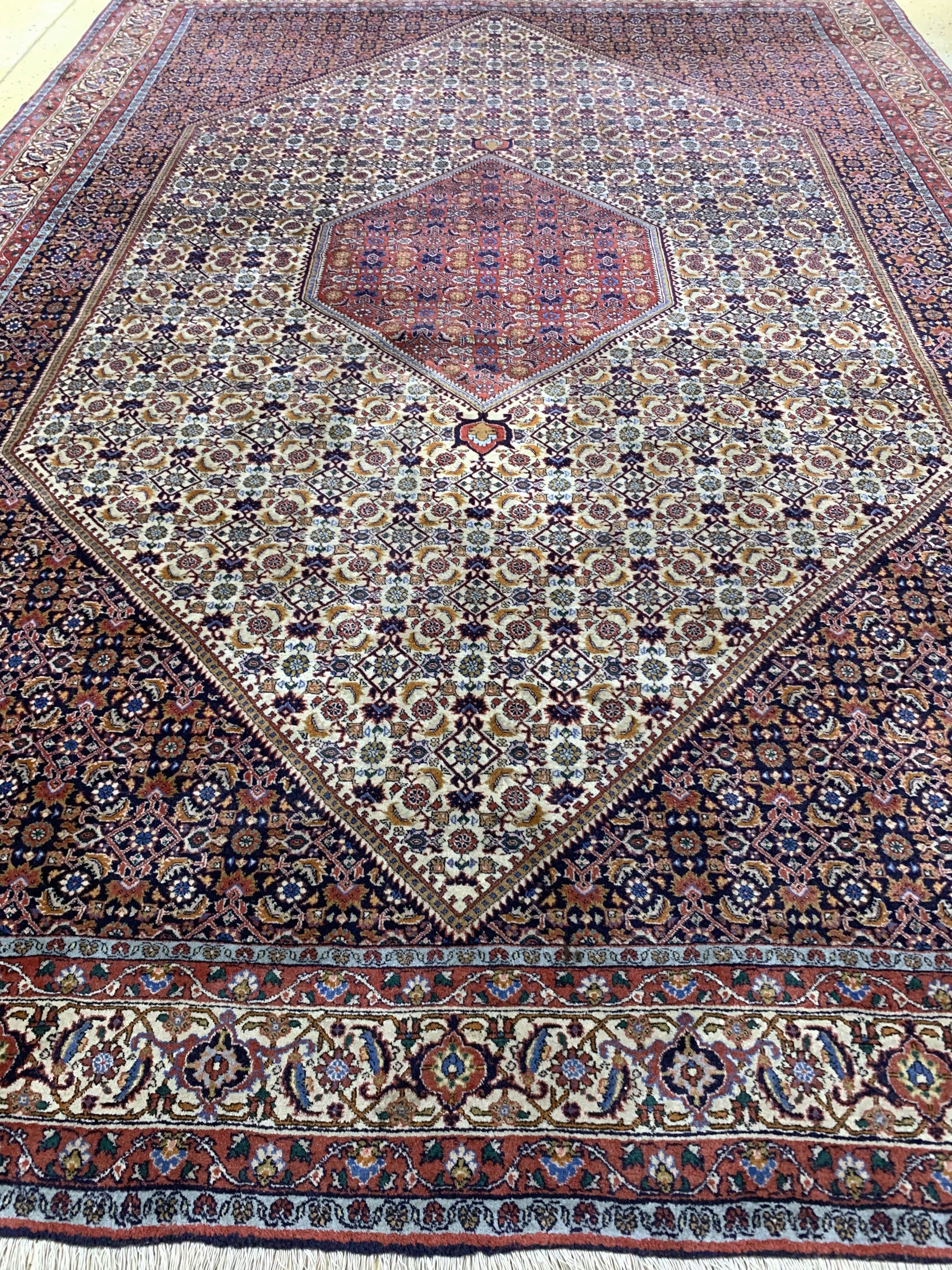 Detail f: Bidjar fein, Persien, Ende 20.Jhd, Korkwolle auf Baumwolle, ca. 355 x 248 cm, EHZ: 1-2