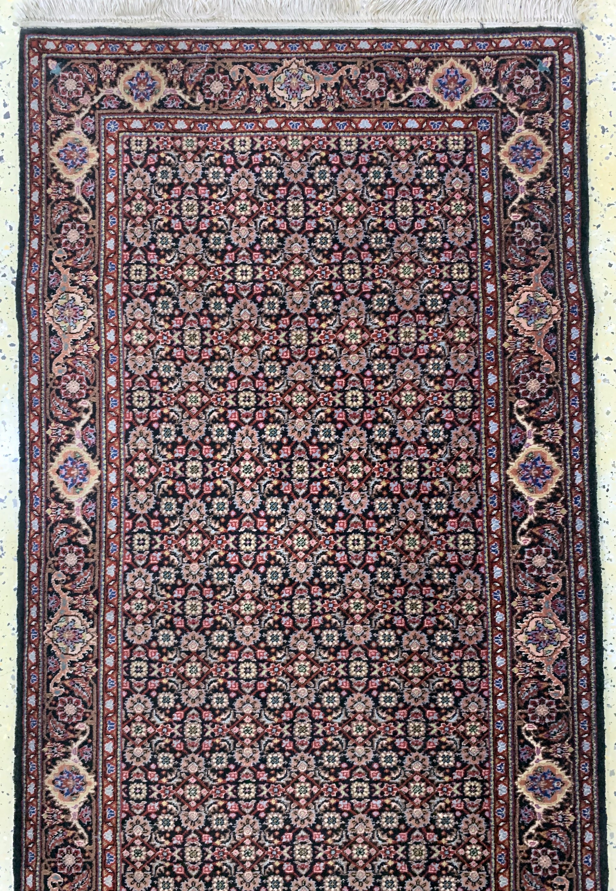 Detail a: Täbriz fein, China, Ende 20.Jhd, Korkwolle auf Baumwolle, ca. 310 x 80 cm, EHZ: 2