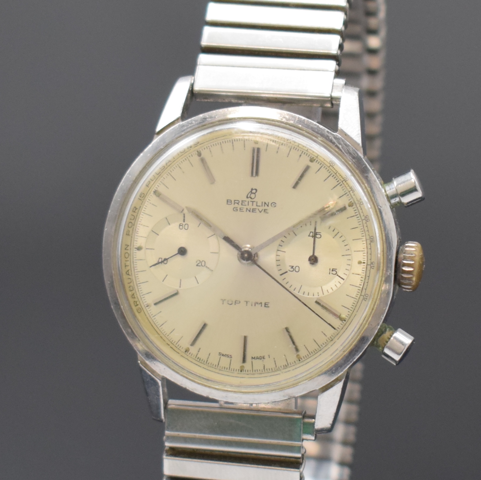 Detail a: BREITLING Armbandchronograph TOP TIME Referenz 2002, Schweiz um 1960, Handaufzug, Edelstahl-Einschalengeh., neutr. Flexband, 17 St., Basiskal. Venus ...