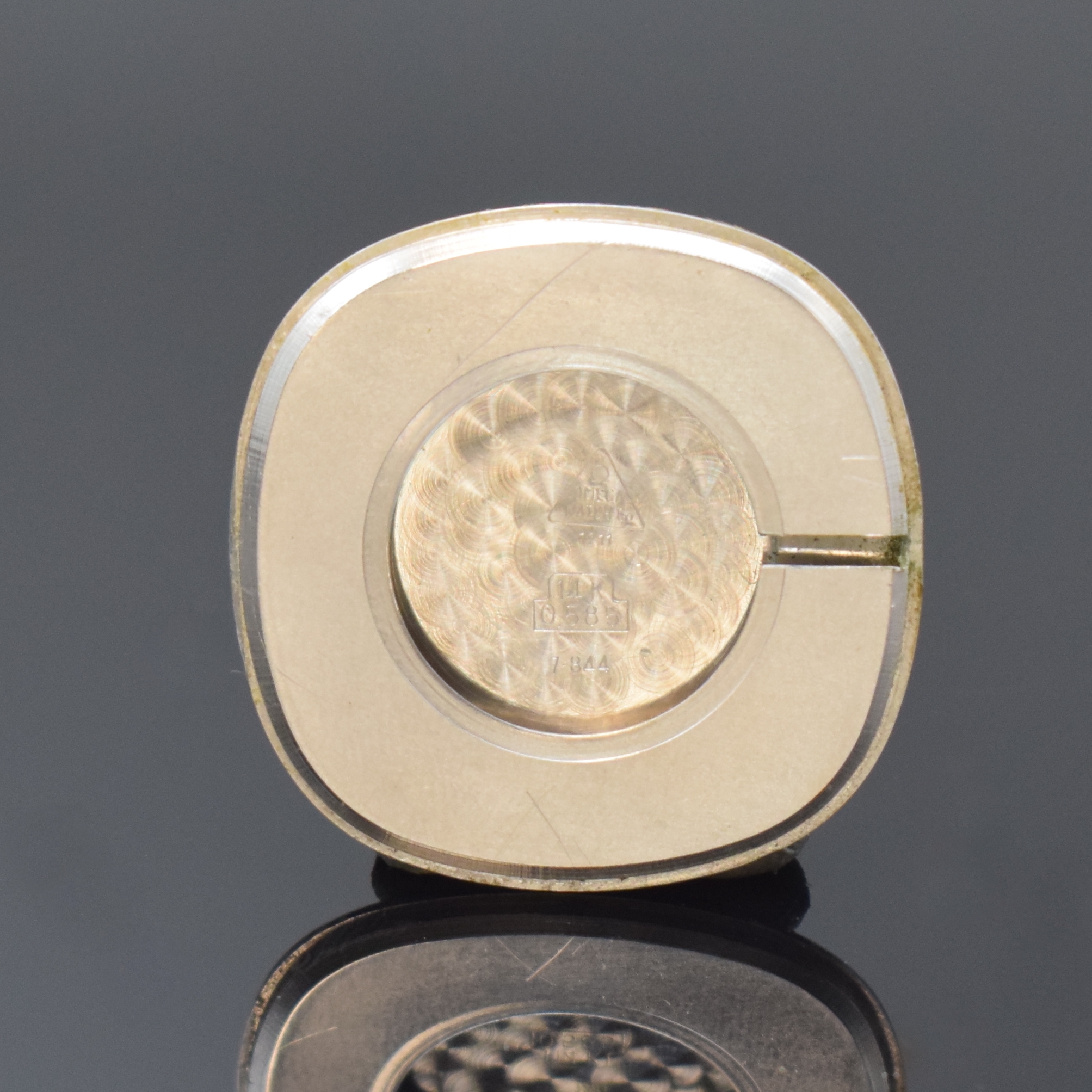 Detail f: OMEGA Armbanduhr in WG 585/000, Schweiz um 1971, Handaufzug, Milanaiseband, Boden aufgedr., vers. Zifferbl. m. aufgel. Indizes, Anz. v. Std. und ...