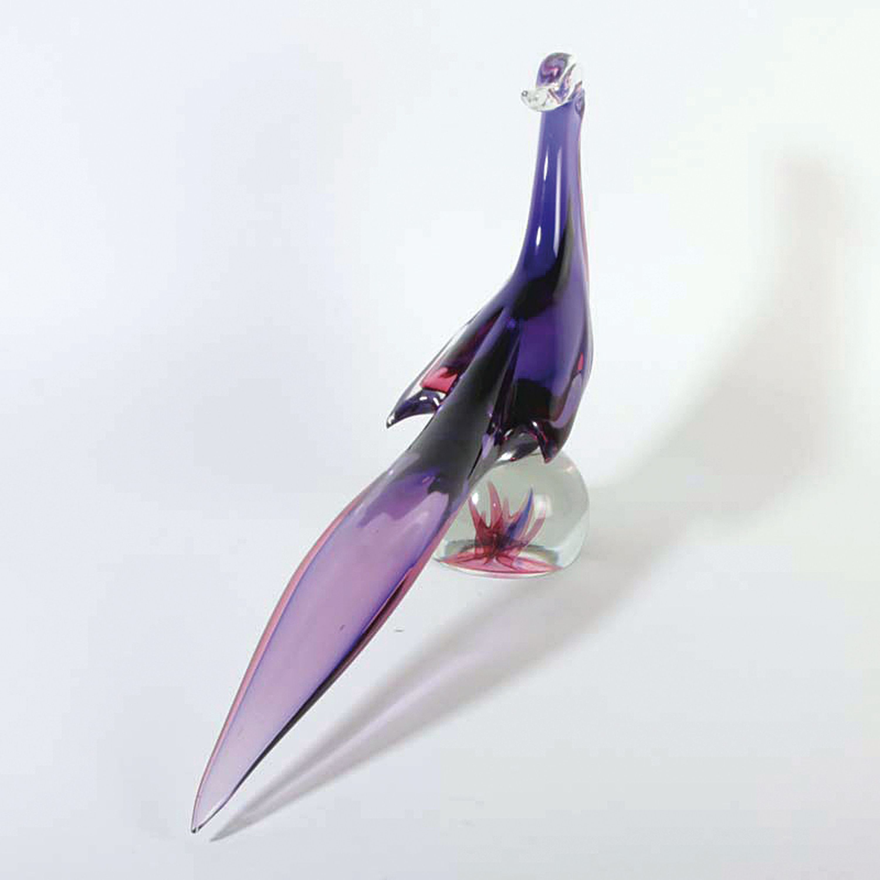Detail e: Sommerso Glasskulptur Vogel, Murano, 1950er -Jahre, farbloses Glas blau und rosafarben innen überfangen, 30x50x12 cm, schwere Qualität