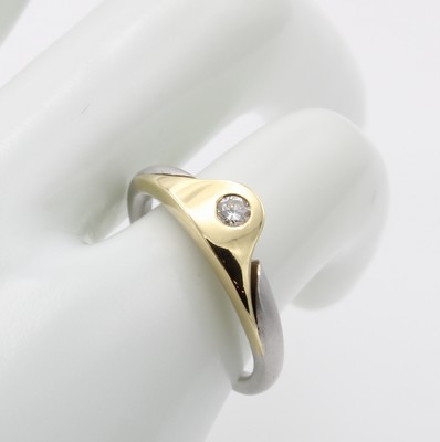26920563a - Ring mit Brillant, GG/WG 585/000, z.T. matt., Brill. ca. 0.10 ct feines Weiß/vsi, ...