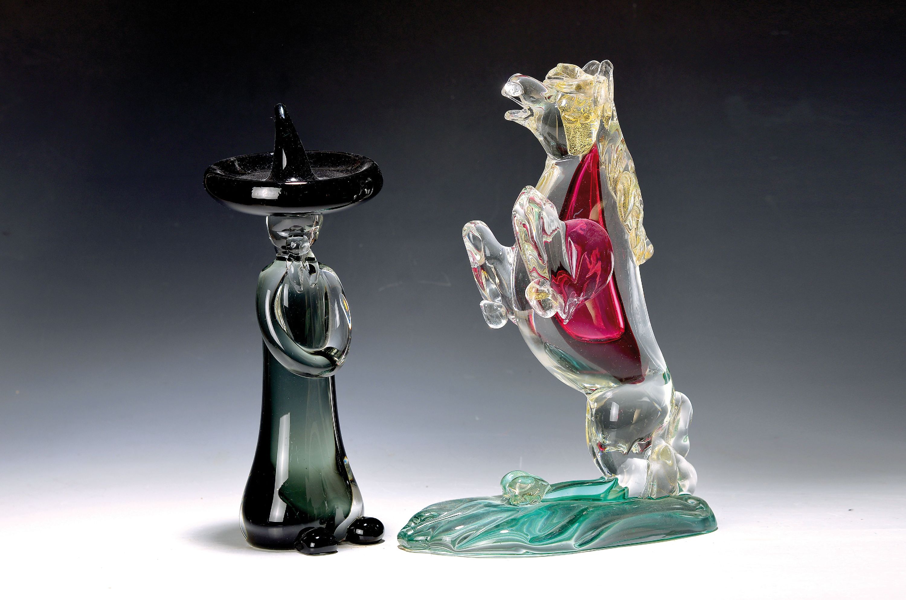 Zwei Glasskulpturen, Ermanno Nason für Cendese & Seguso Vetri D'arte, Murano, Sommerso- Glas, Mexikaner mit breiter Hutkrempe Flavio Poli für ...